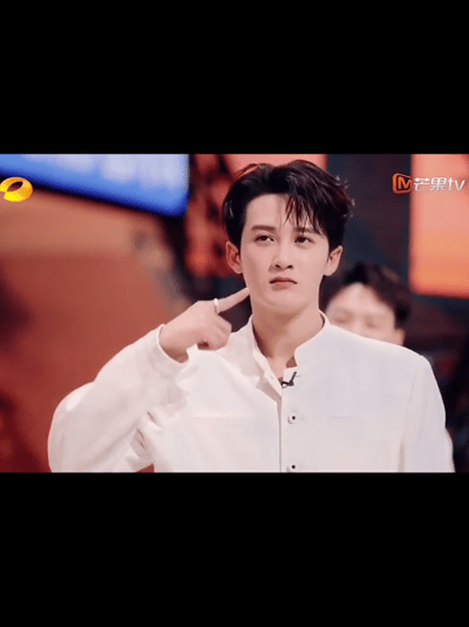 嘟嘴,捏脸的檀健次,可爱到不行不行的[色][色] #你好星期六# #综艺