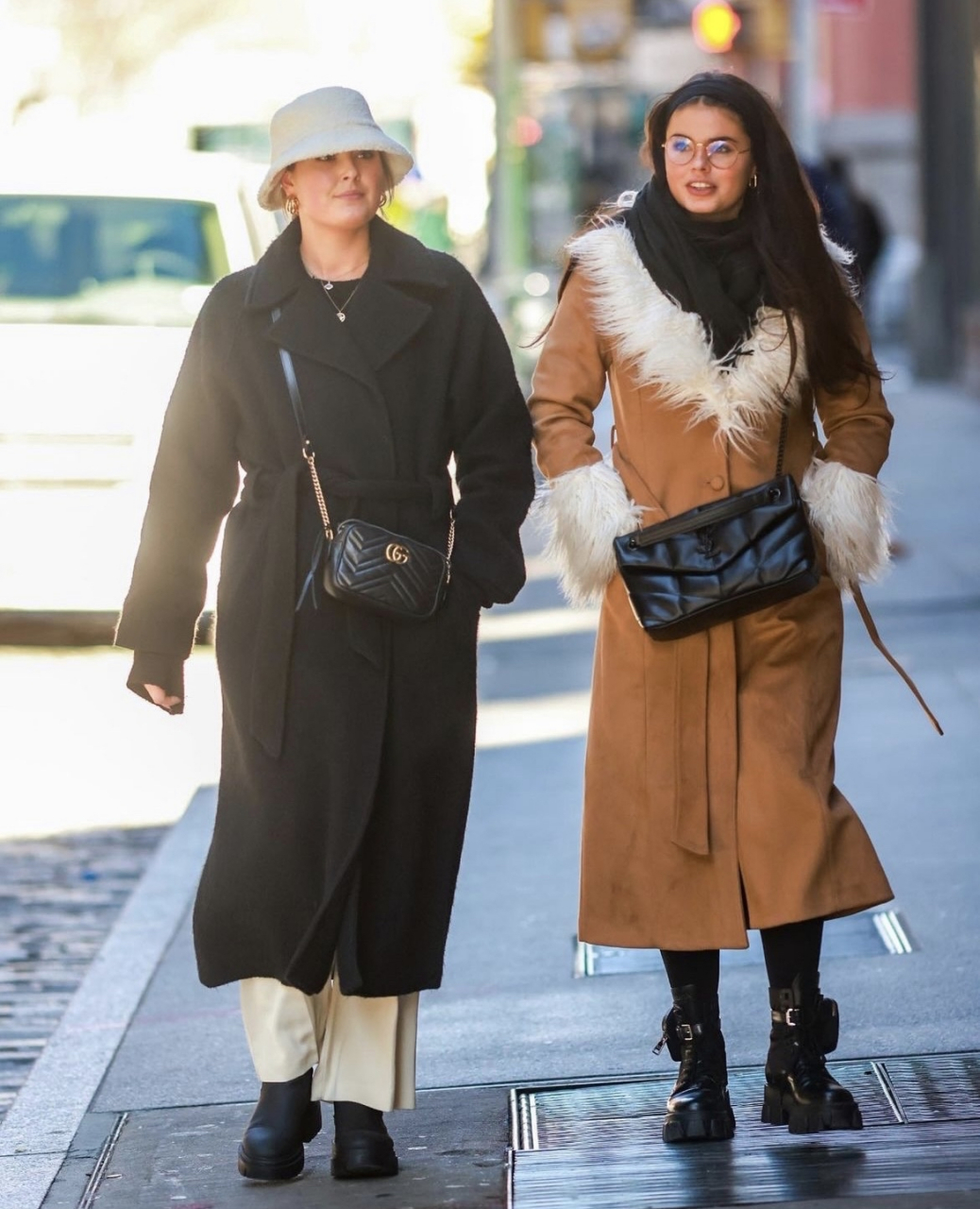 新年美国人街拍,自己穿衣开心就好看 新年第一波纽约人街拍,花色缤纷