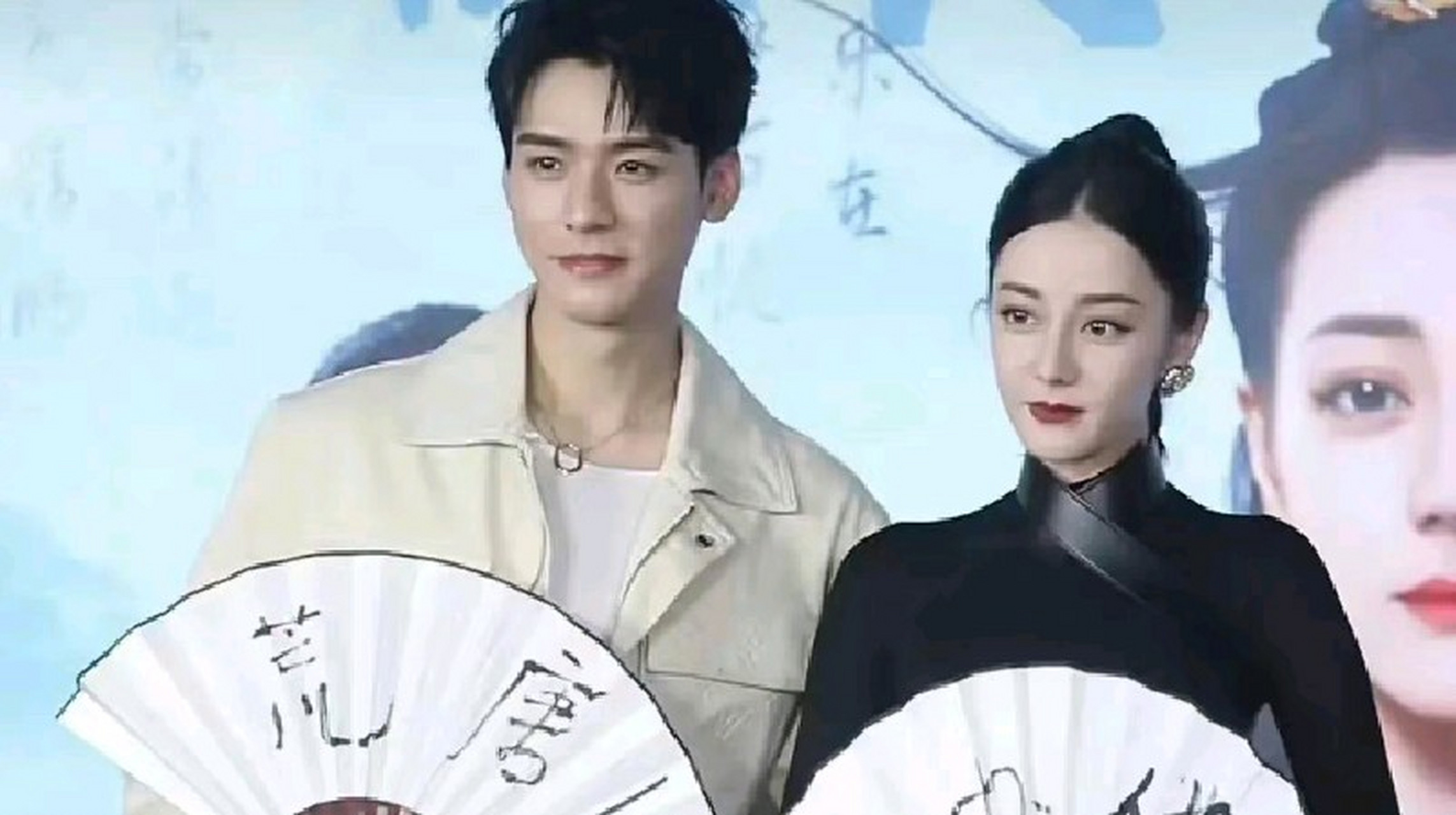 迪丽热巴刘宇宁穿黑衣服不告诉龚俊#迪丽热巴和刘宇宁今天是商量好穿
