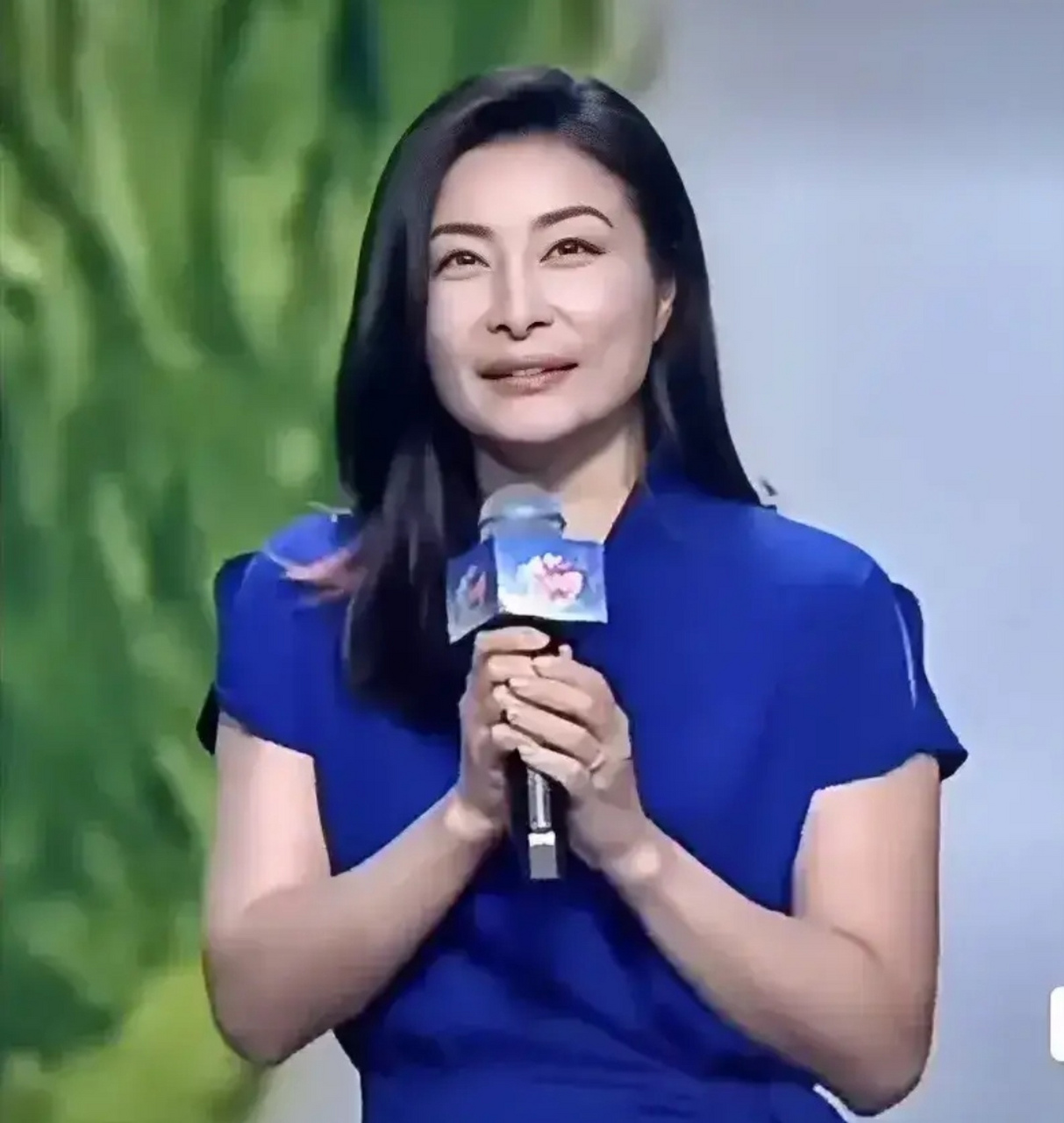 鹰鼻子图片 女明星图片