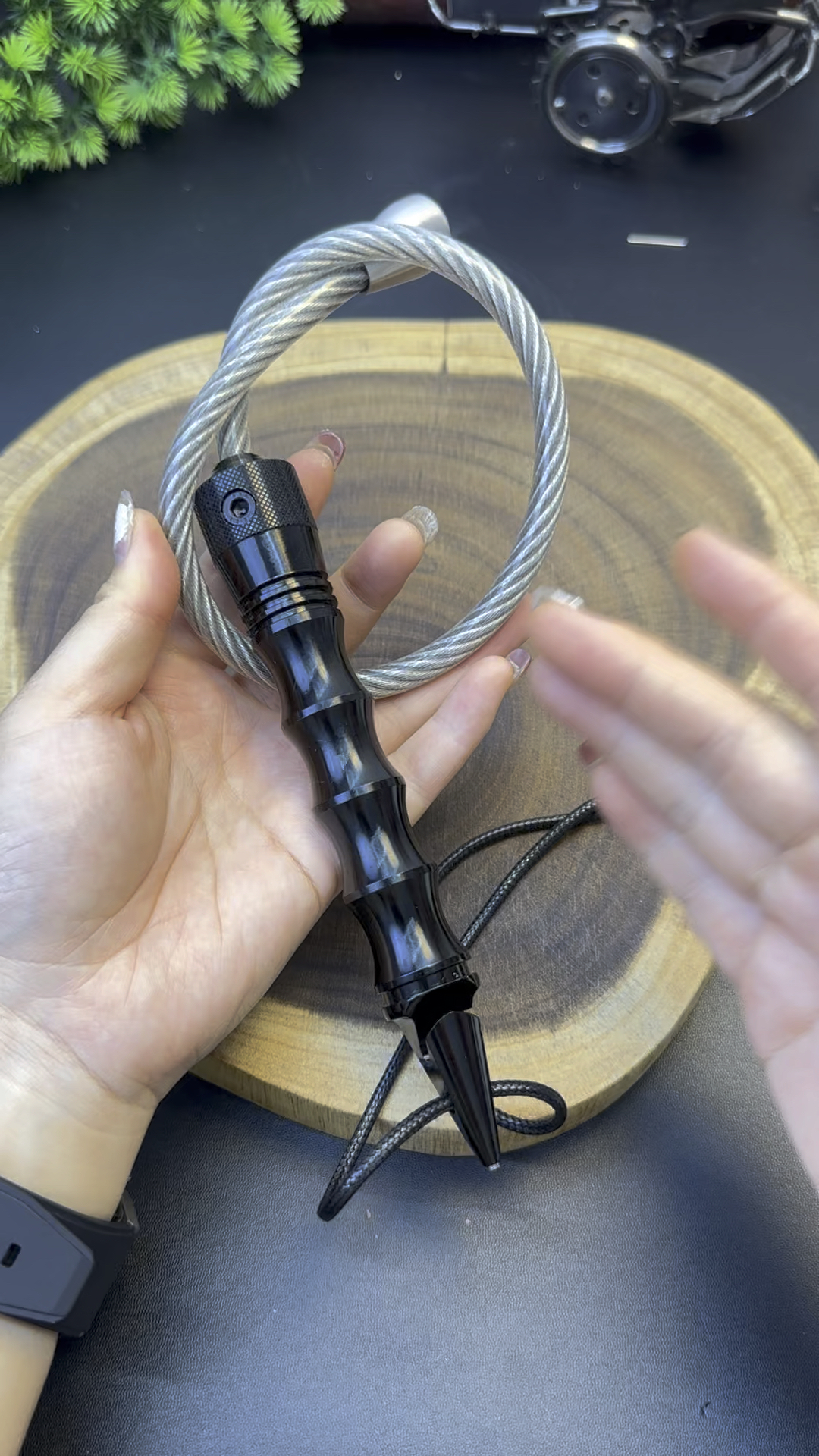 战术鞭钢丝鞭防身武器合法武术鞭自卫户外运动车载用品