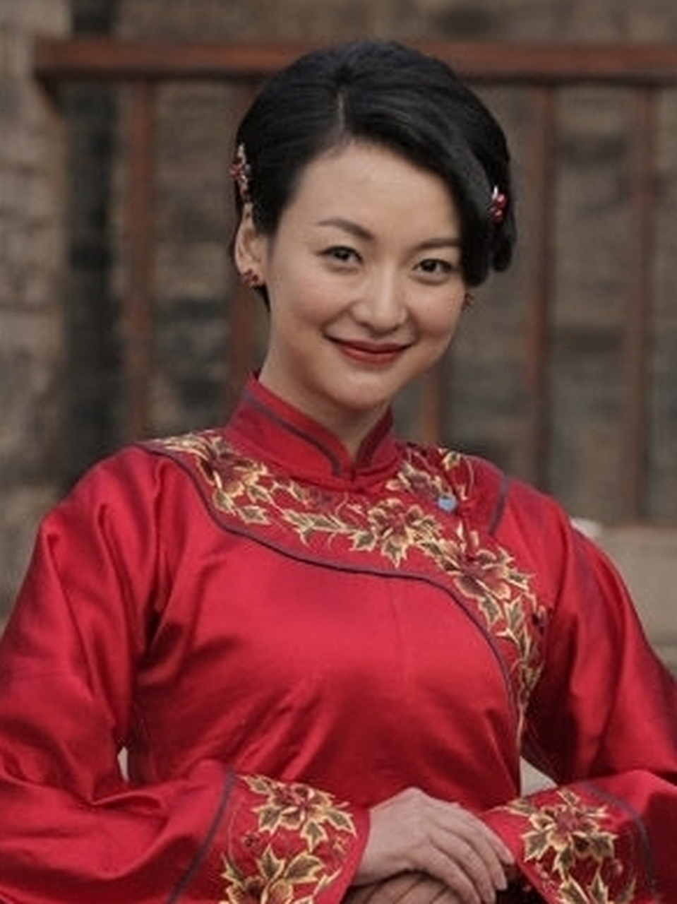 杨舒表演很精彩,在军旅体验到野山鹰作战勇猛,敢爱敢恨,同时又率真活