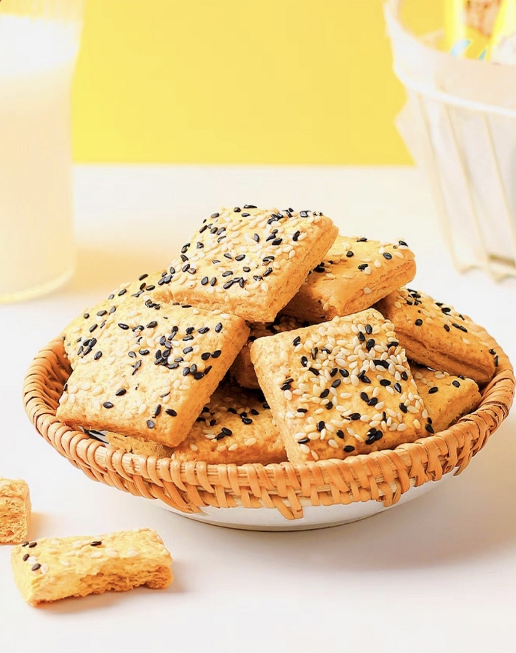 山药南瓜酥千层酥是一款传统的糕点食品,融合了山药和南瓜的独特口感