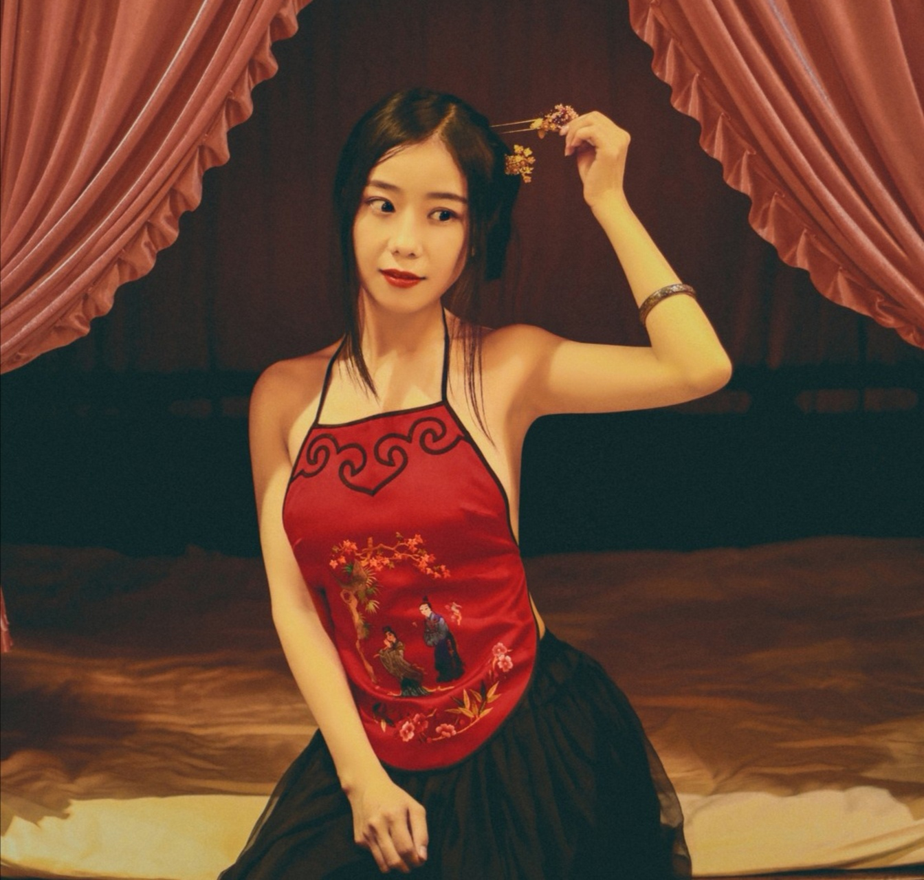 古装肚兜美女写真