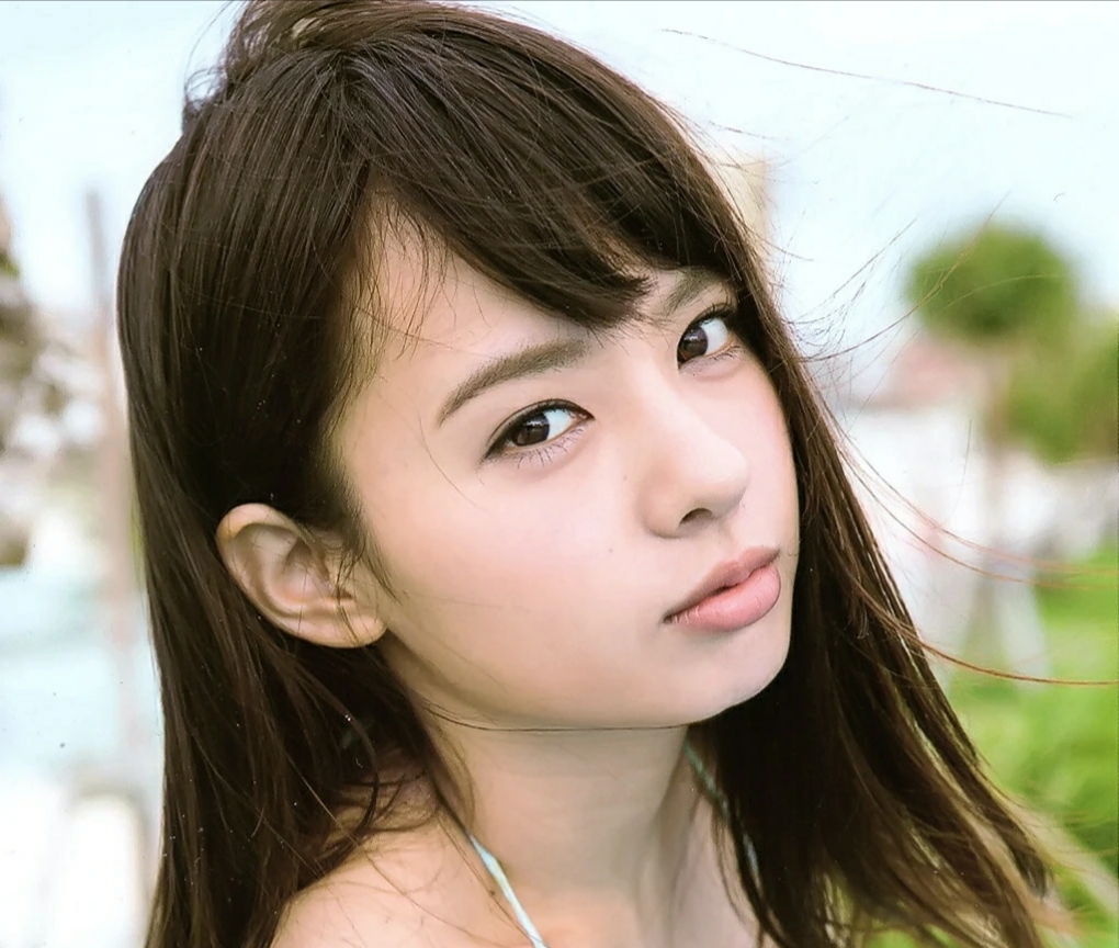 山田菜菜写真集