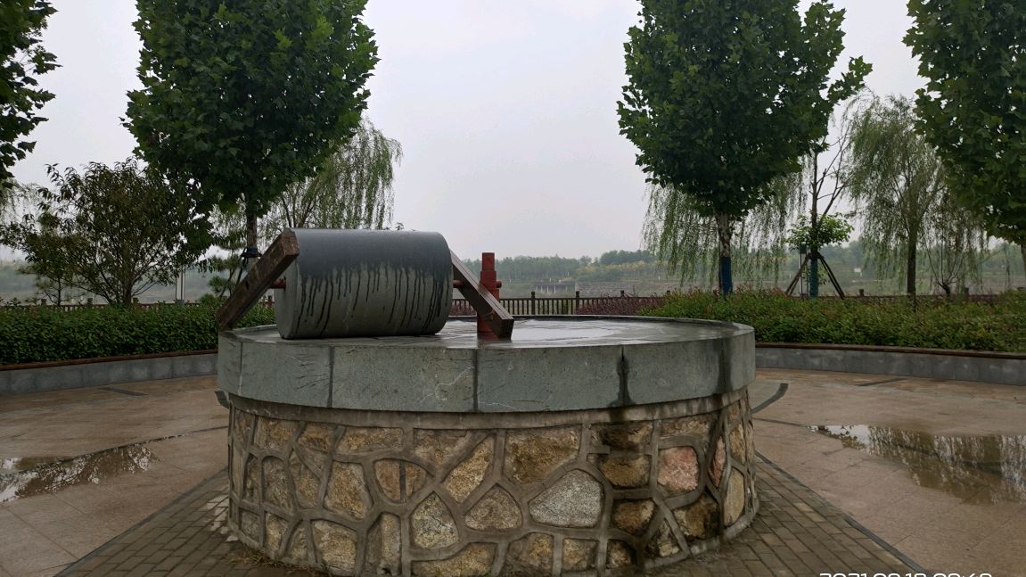 纪事:雨中游方城龙泉公园
