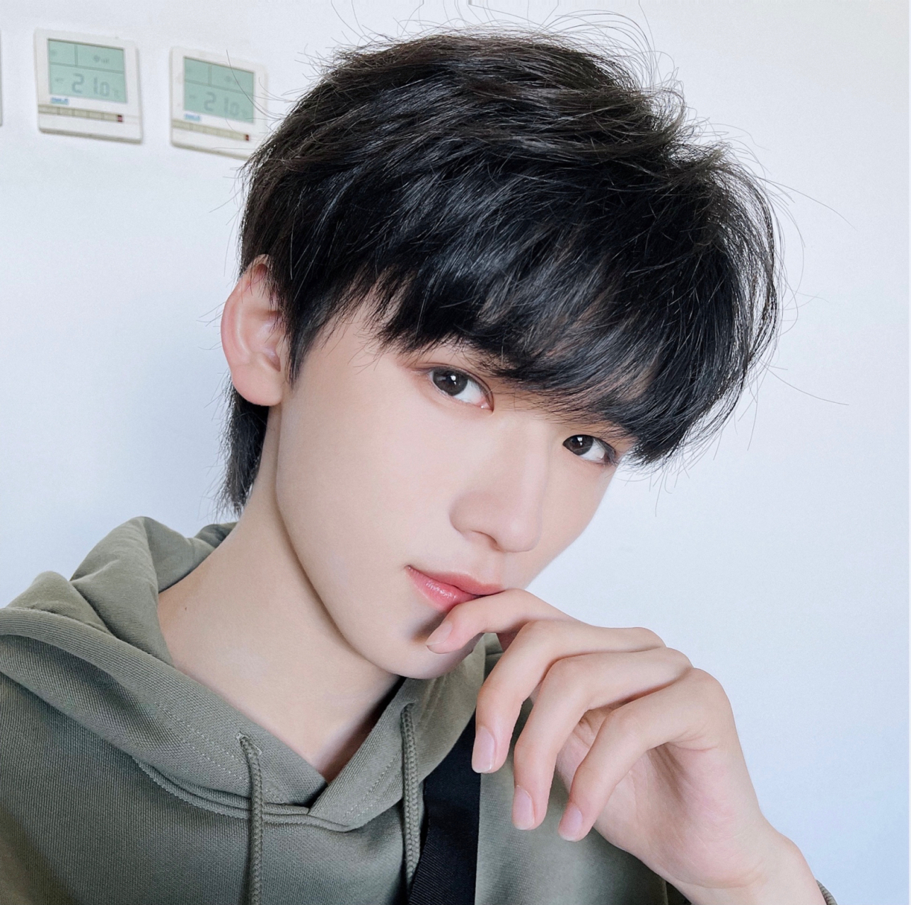 宋亚轩#一眼沦陷# #娱乐大赏# #明星出圈的穿搭