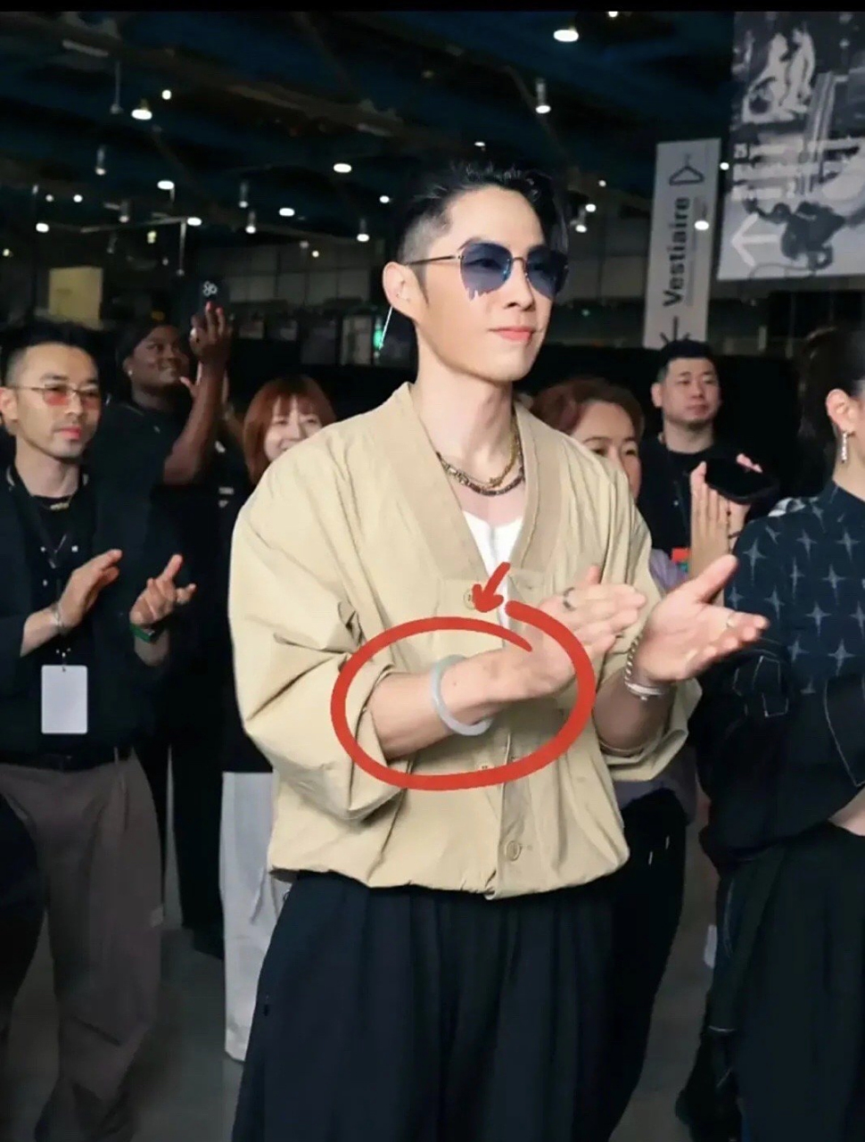 戴翡翠的男人越来越多了~新的时尚潮流来了吗? 67