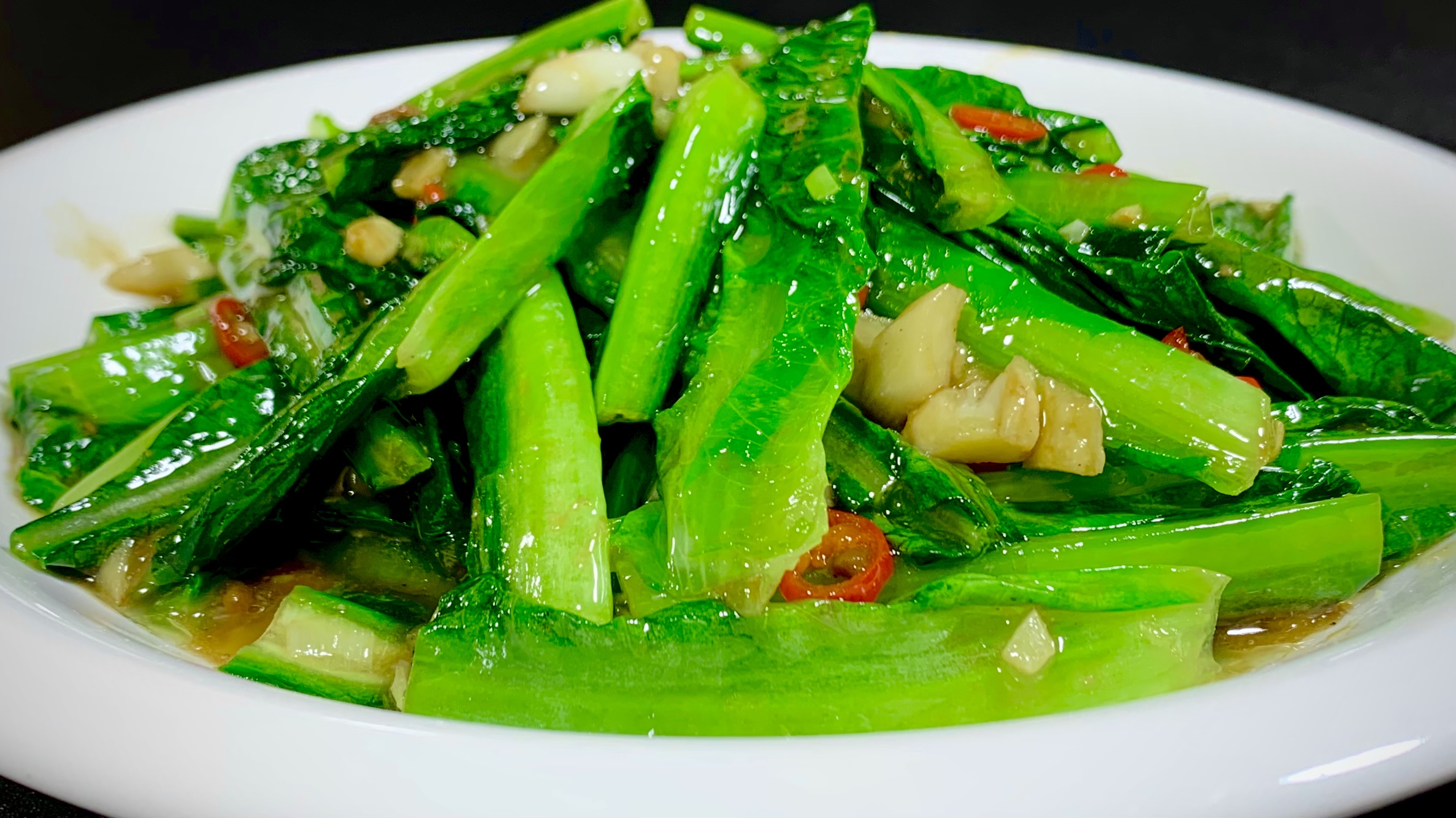 油麦菜有人焯水，有人直接炒，怪不得不好吃，阿朝教你正确做法