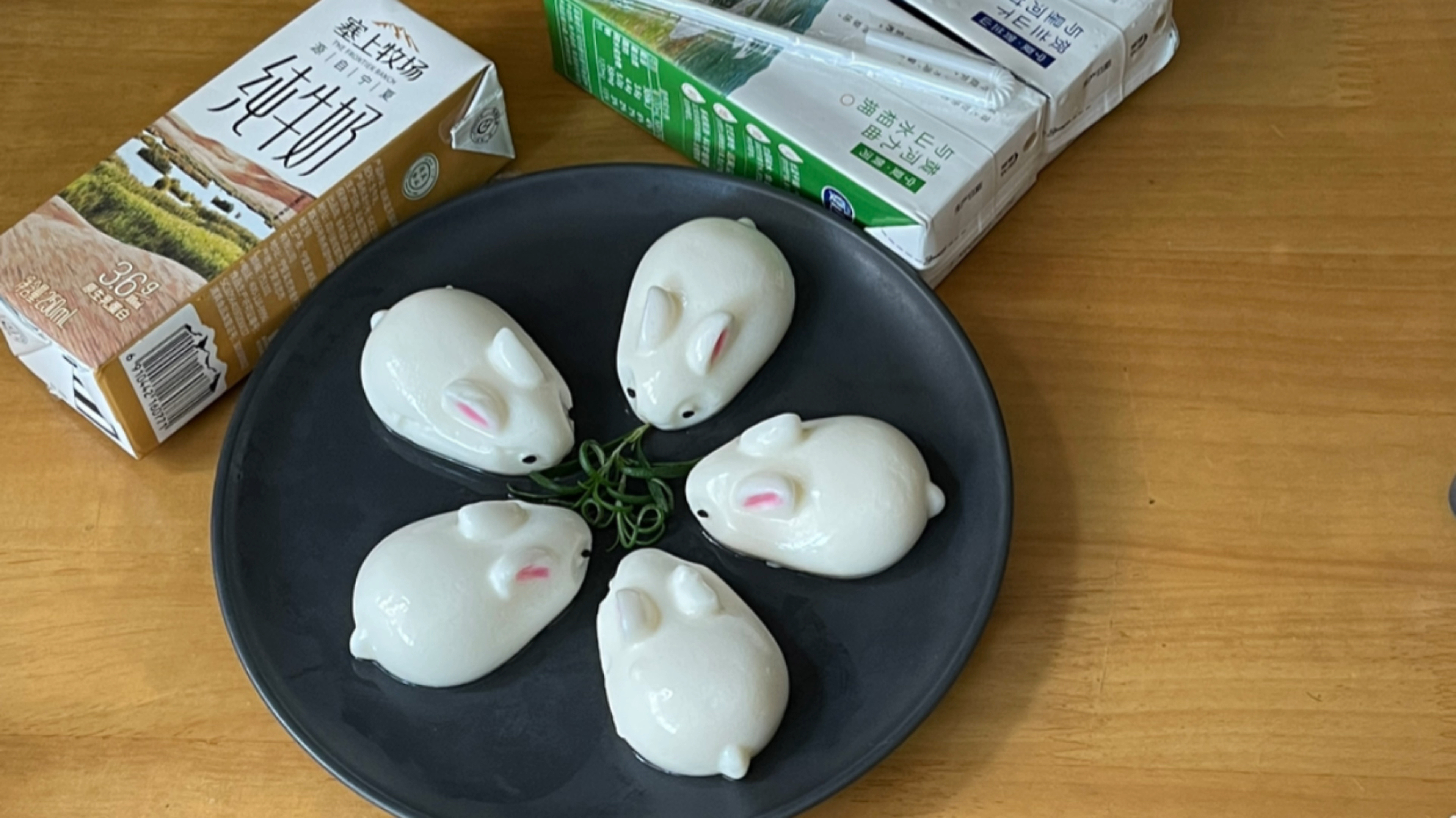 牛奶的2种网红吃法,每月那几天戒不了奶茶的女生要存一下