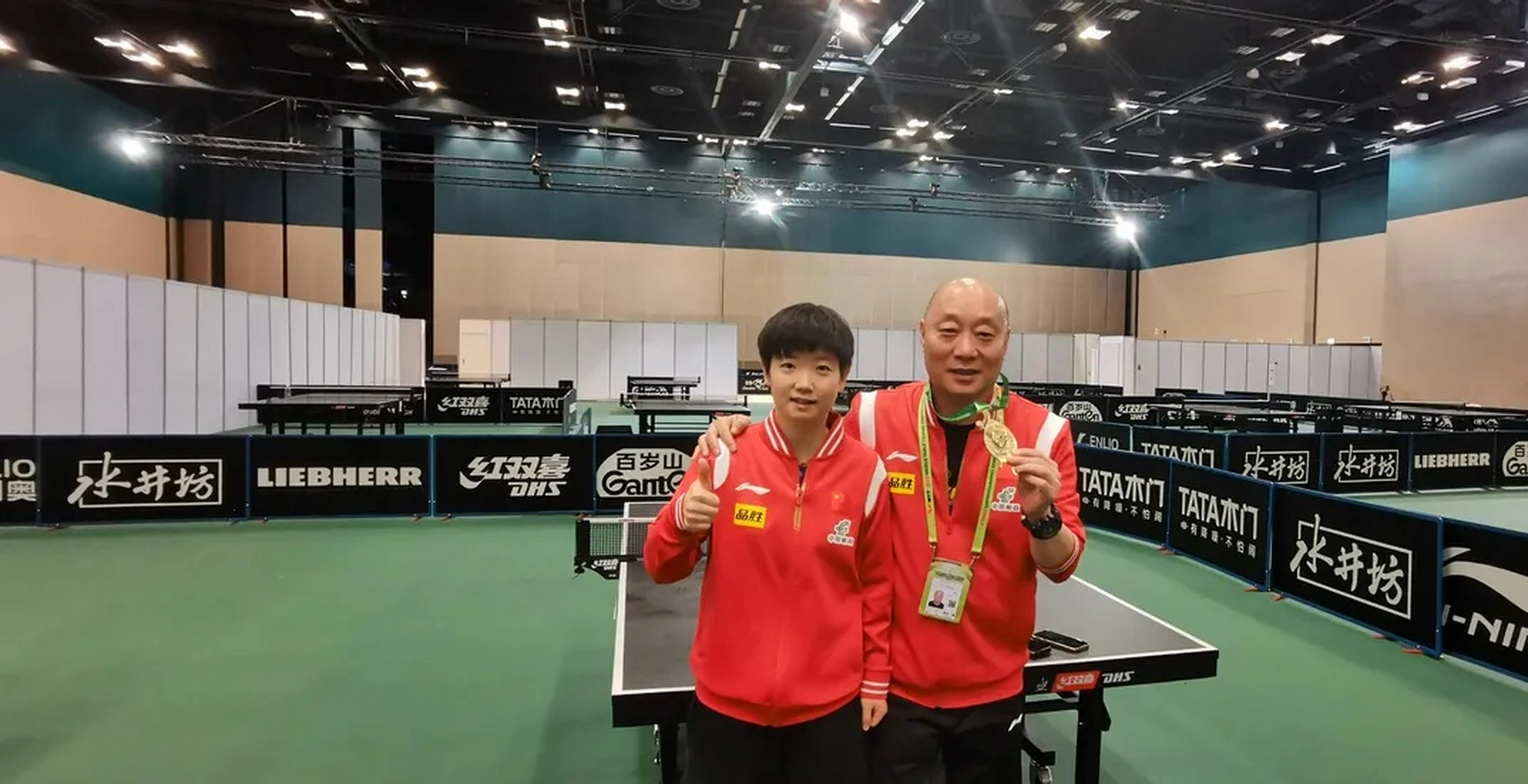 师徒情深～杨广弟对孙颖莎的牵挂#德班世乒赛# #孙颖莎#   德班世乒赛