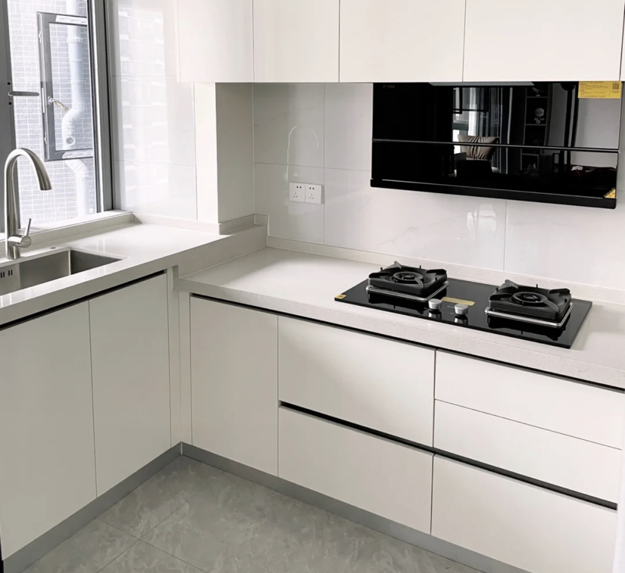 为何,像高低台面这种"人性化厨房设计",现实中却普及度很低?