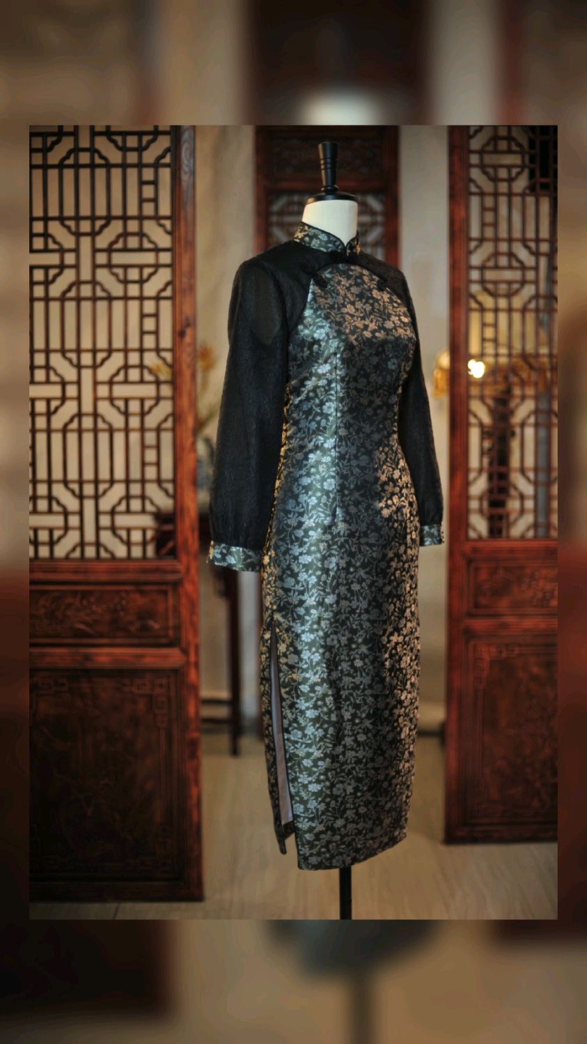 完美一字襟是完美对称美