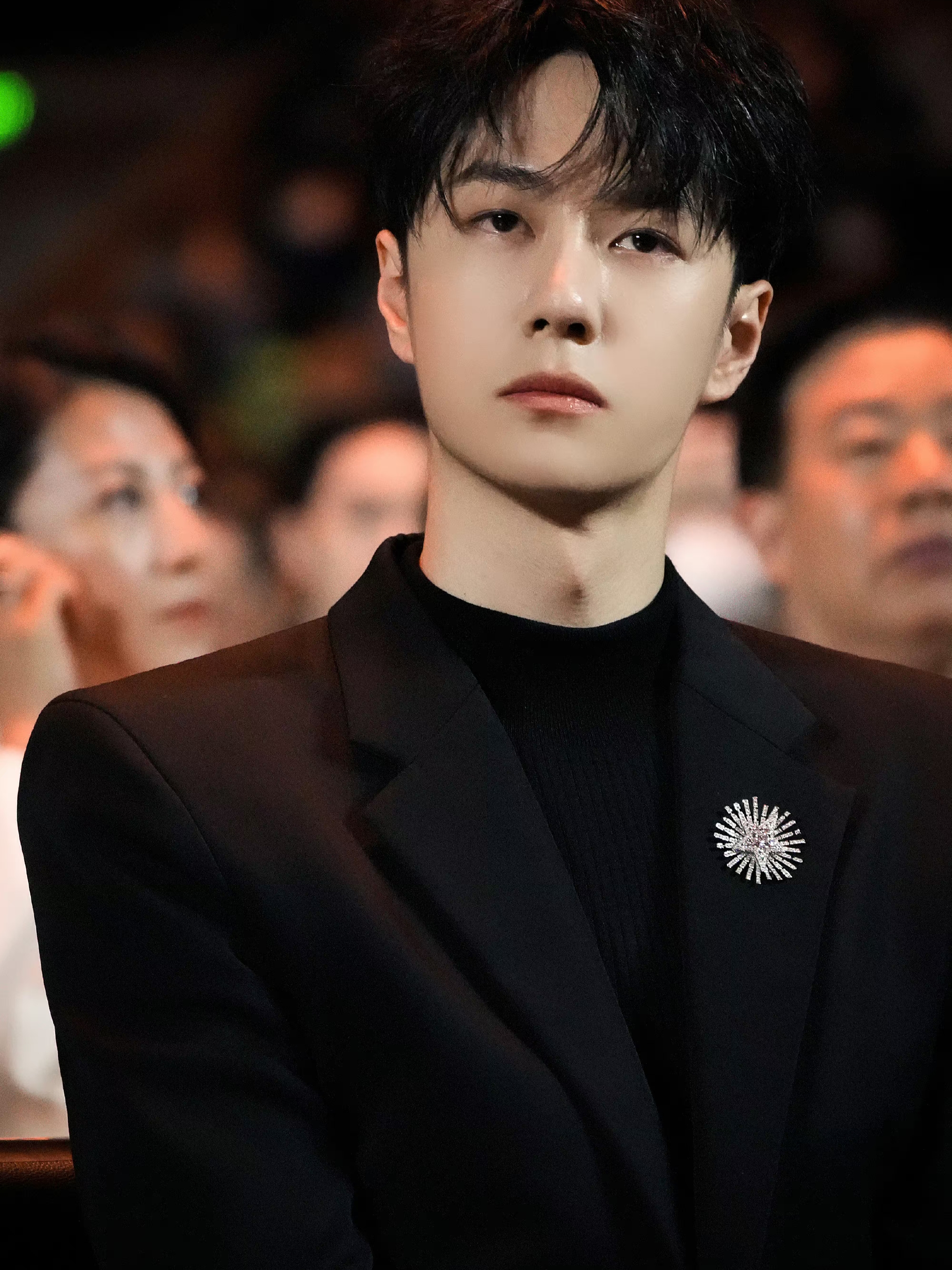 帅哥美女照片来袭,谁的盛世美颜让你移不开目光!