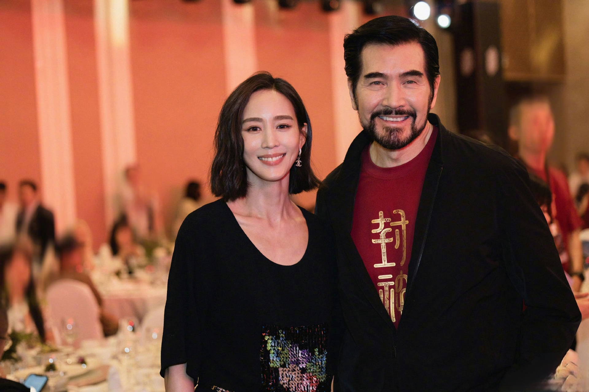 【张钧甯晒与费翔合照】张钧甯晒与费翔在first青年电影展上的合影