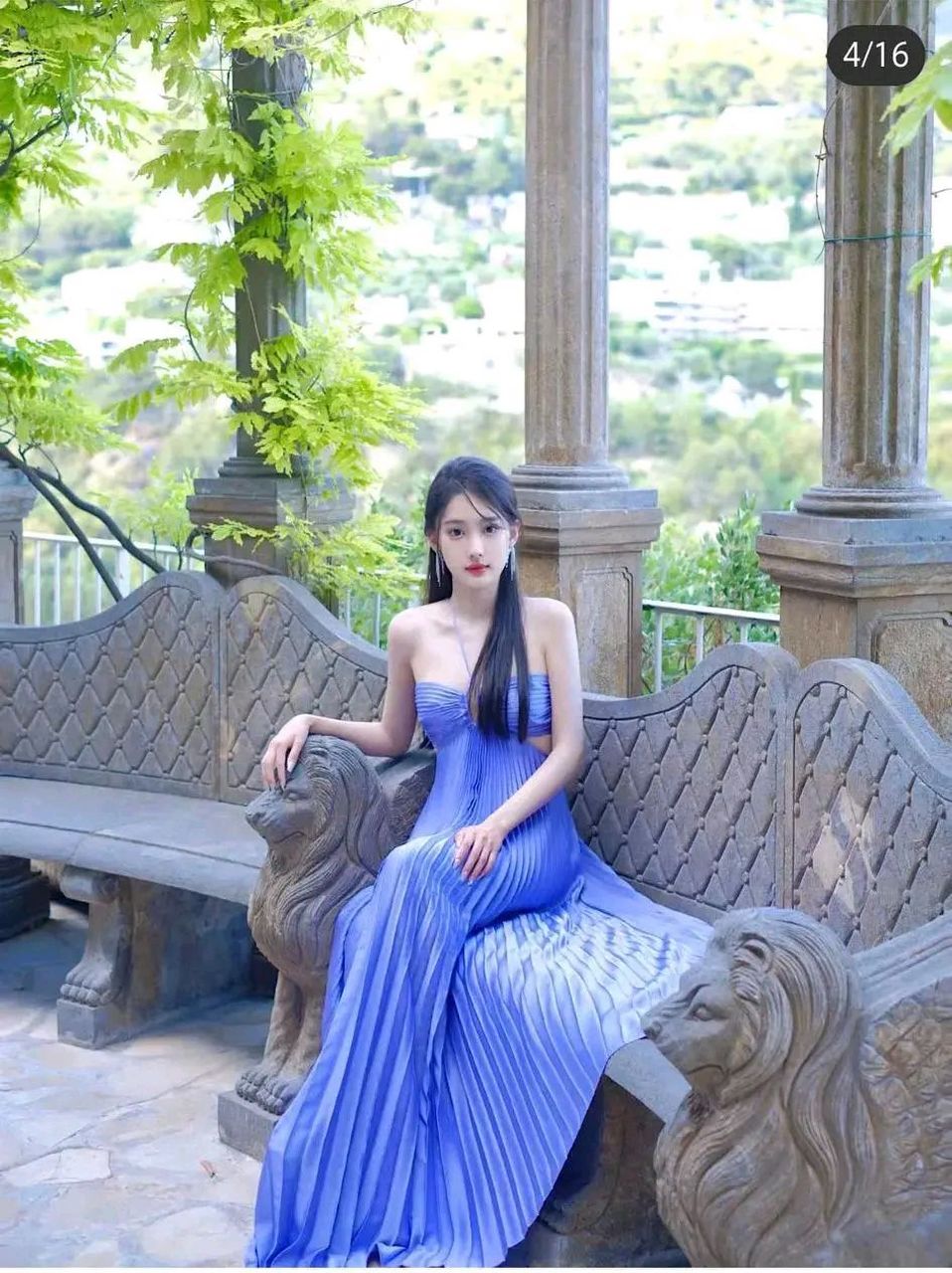 隽逸秀丽多姿色,瑰丽多彩缤纷俏.  #ai图诗画推荐# #ai图写诗