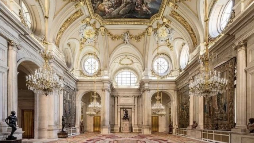 欧洲第三大宫殿,金碧辉煌非常耀眼,如今已经成为了文化的博物馆