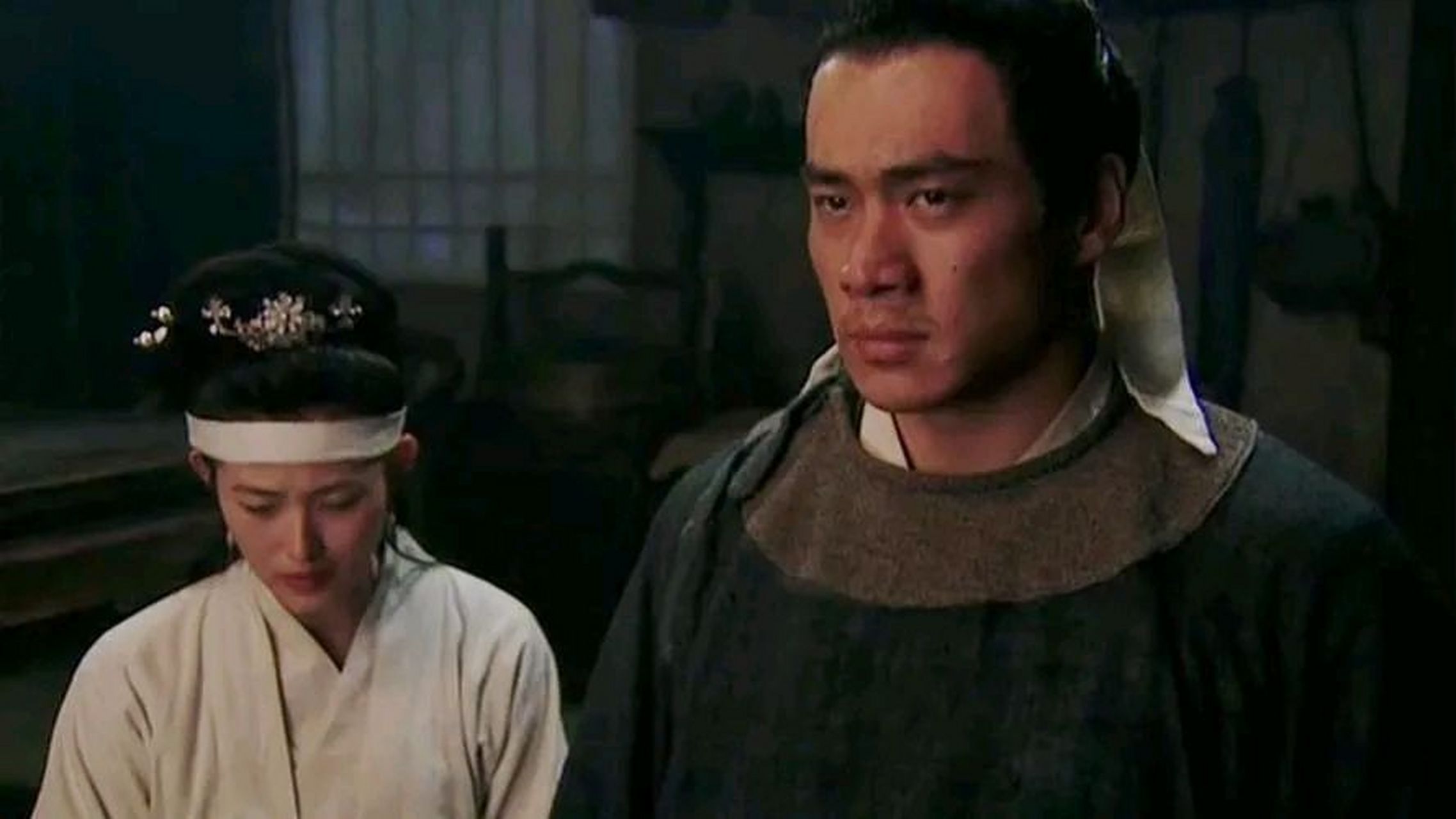 1998年,"武松"的扮演者丁海峰,爱上了"潘金莲"的扮演者王思懿,于是