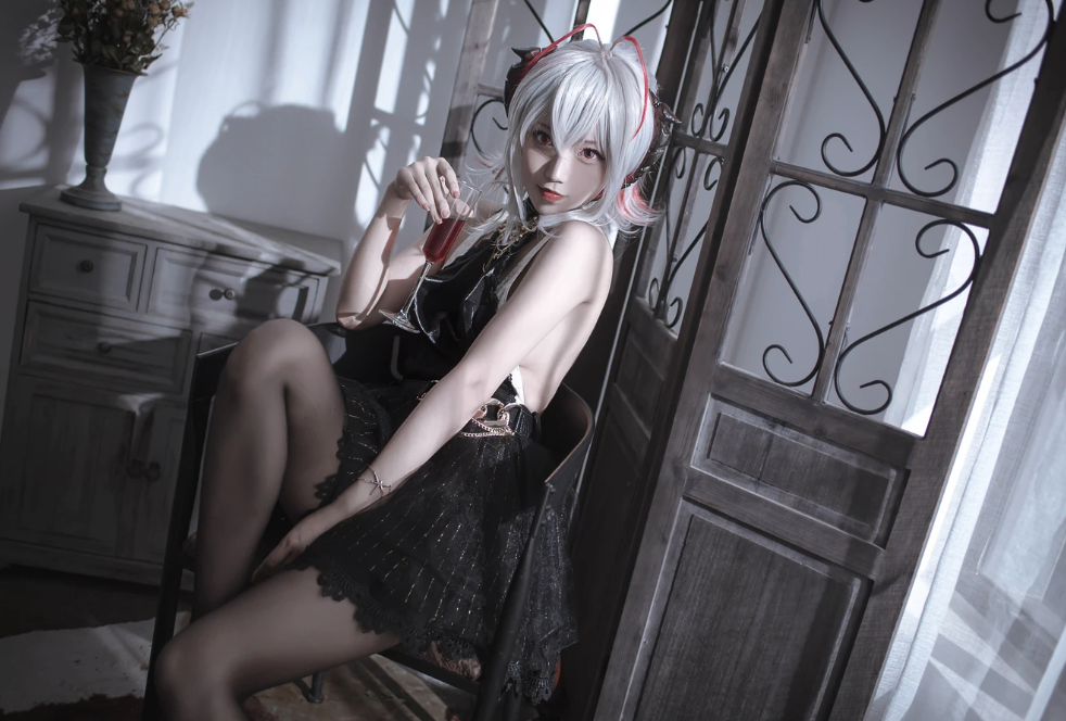 %title插图%num切切celia小姐姐作品全集：故事与魅力