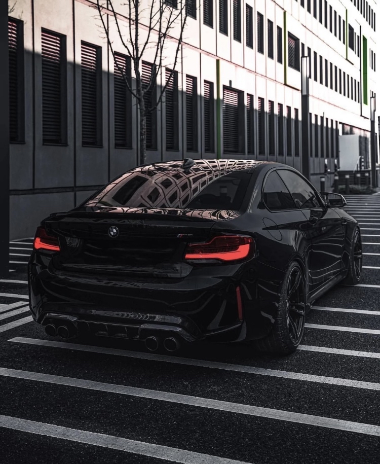 宝马m2雷霆版超帅大片,黑武士令人肃然起敬!