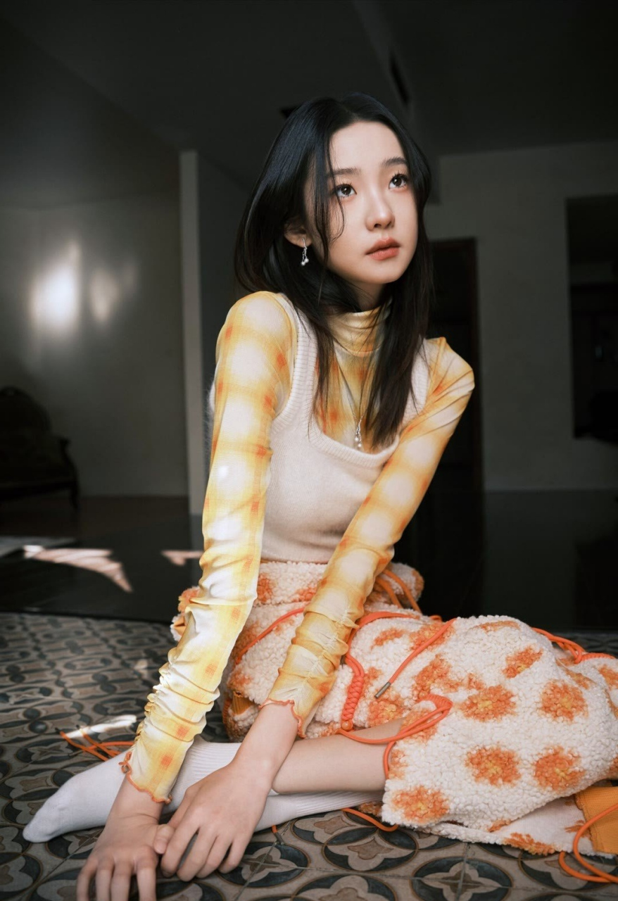 张艺凡# 清纯妩媚,甜美可爱,性感撩人#4月创作打卡挑战赛