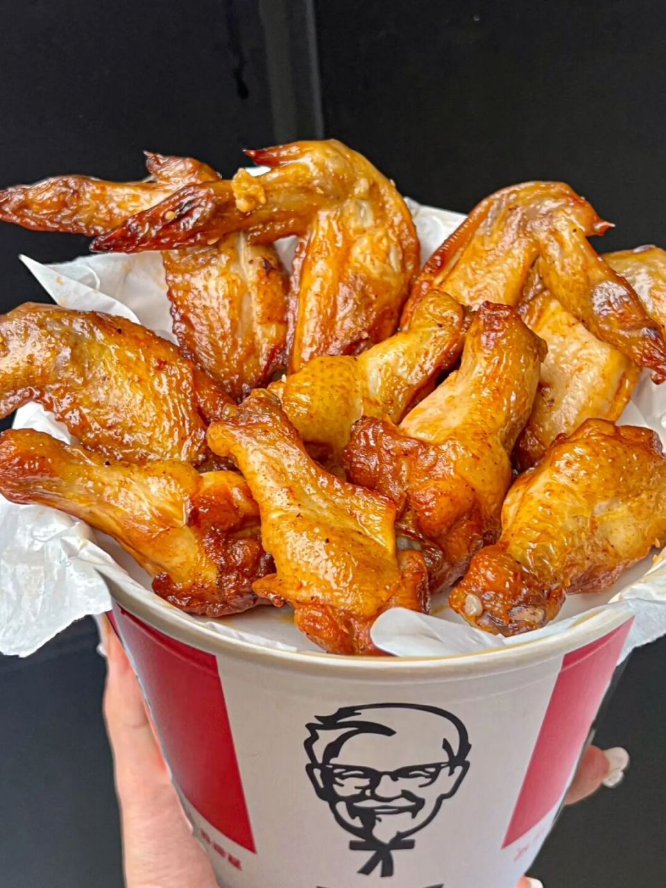 新奥尔良烤翅20周年01 爷青回!十翅同庆桶来了0139.9!