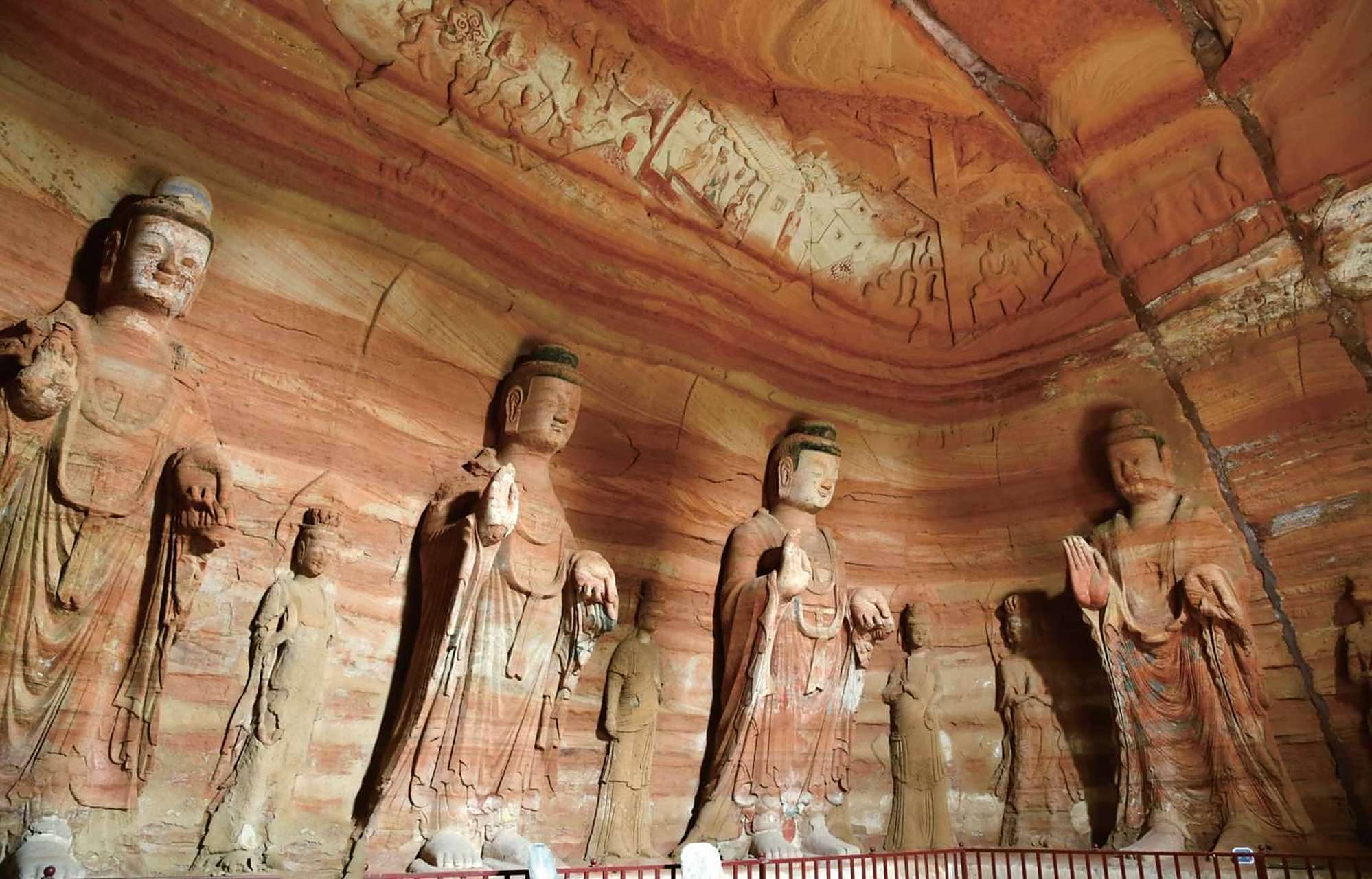 甘肃泾川南石窟寺第1窟七佛局部(北魏永平三年,510年.筱溪听泉拍摄)