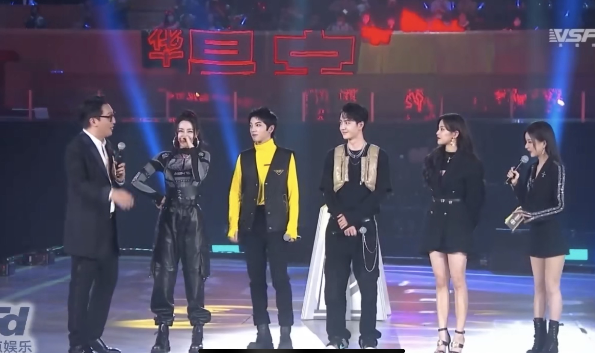 迪丽热巴华晨宇王一博杨超越同台四排游戏,希望有机会能一起吃鸡