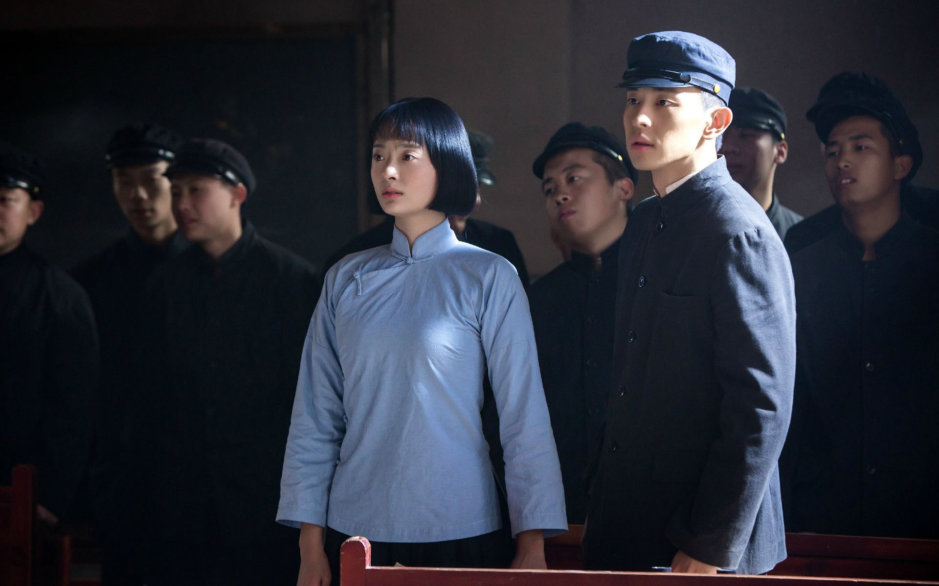 鹿兆鹏和白灵在电视剧里,是被神话的两个人.