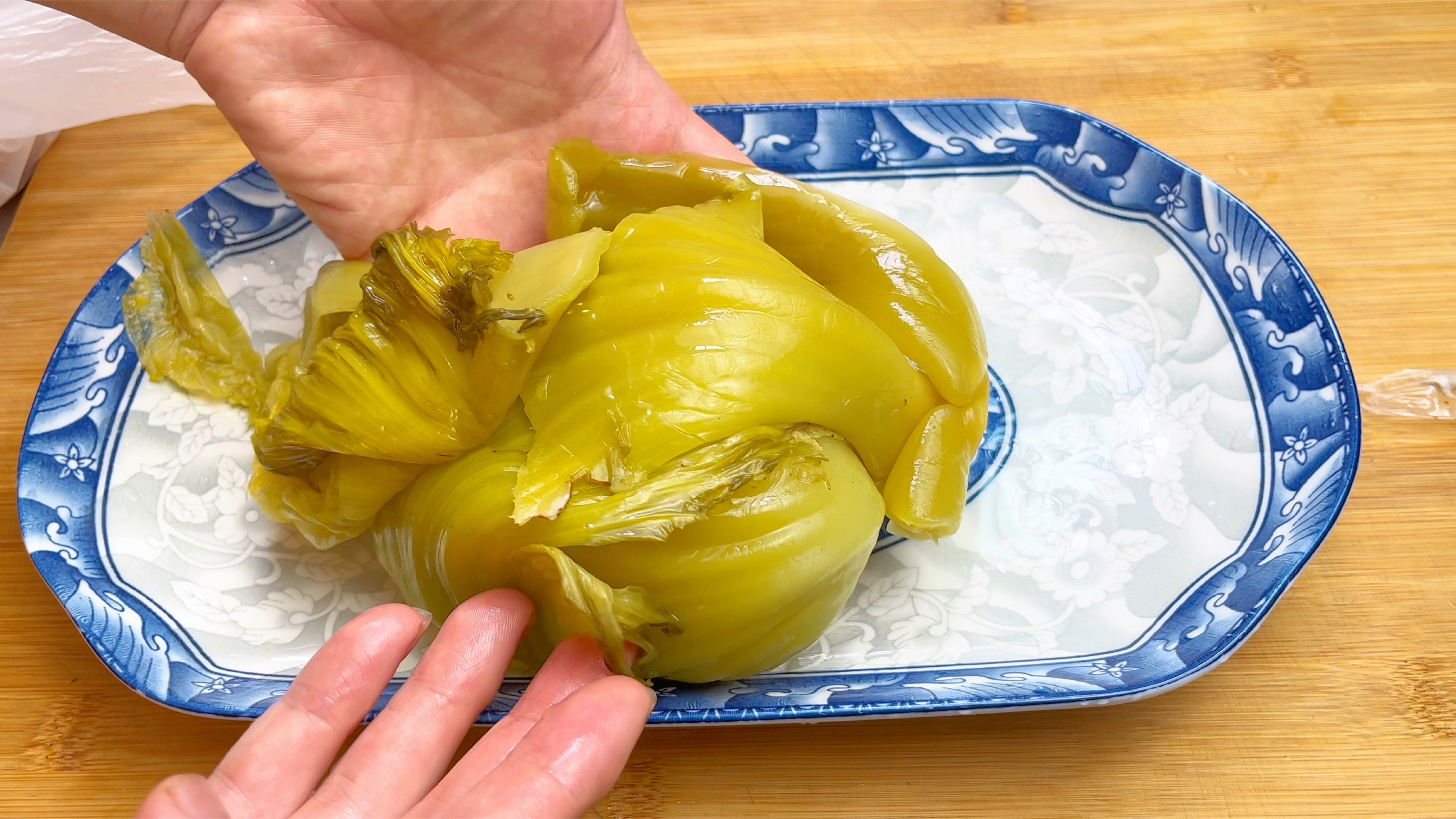 7块钱买了半颗咸菜,用它分享一菜一汤,鲜甜又开胃又下饭