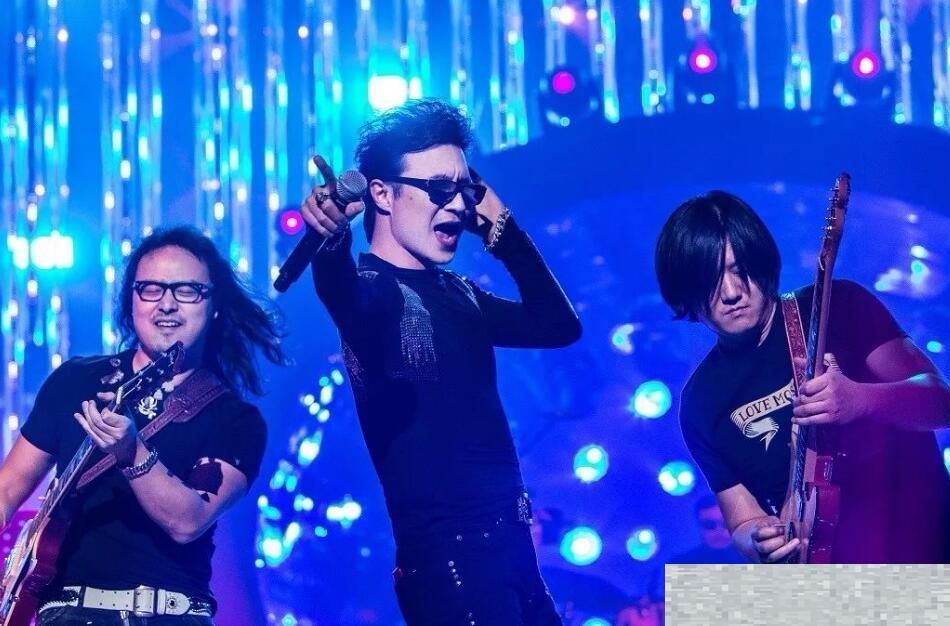 演唱会上座率暴露人间真实:张韶涵几乎满座,汪峰免费送票充脸面