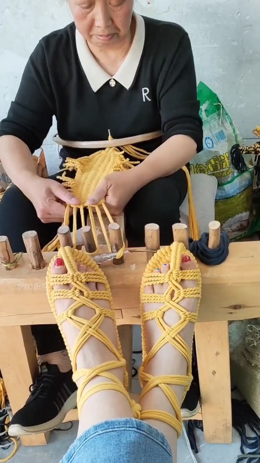 琳琳手工编织凉鞋视频图片