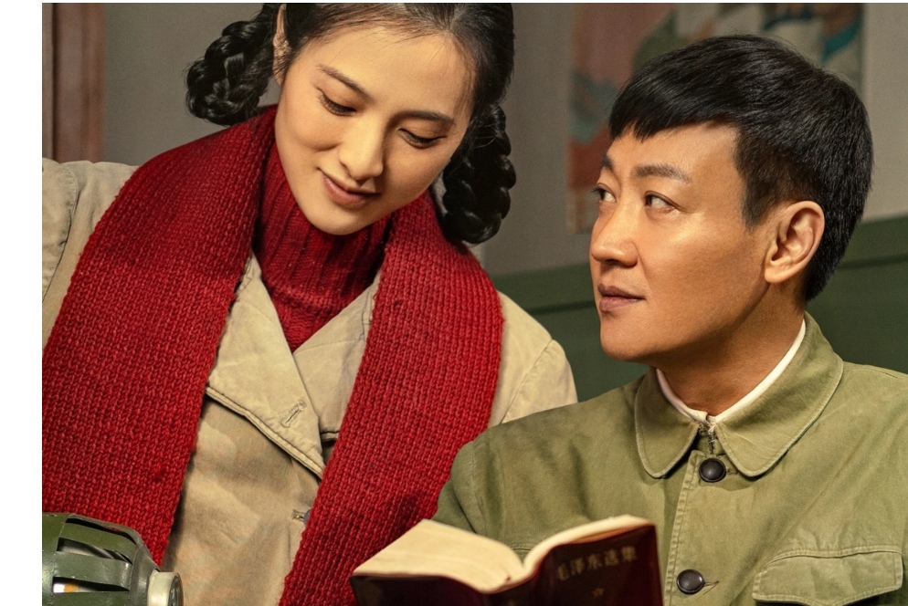 从《幸福像花儿一样》到《人世间》,辛柏青角色形象有一个共同点
