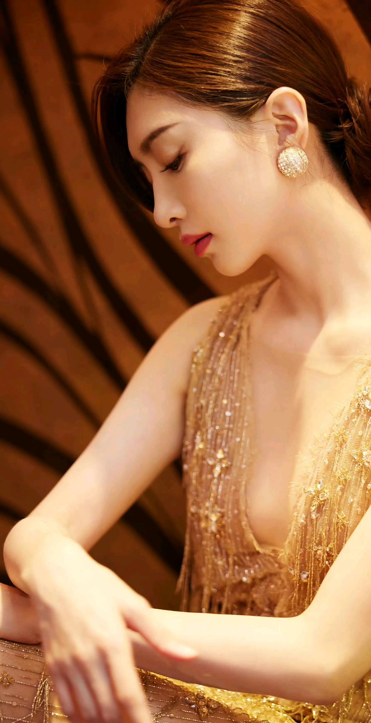 江疏影高清写真娇艳欲滴,丰满性感,真是人见人爱