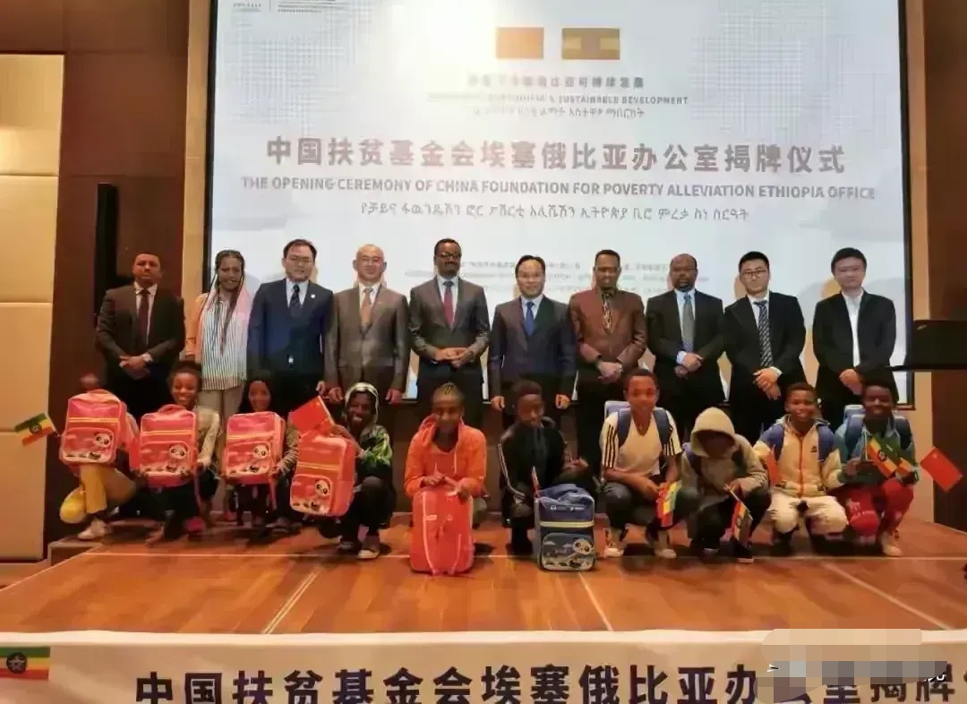 为实现全球零饥饿,中国扶贫基金会出资向国外小学生提供免费的早午餐