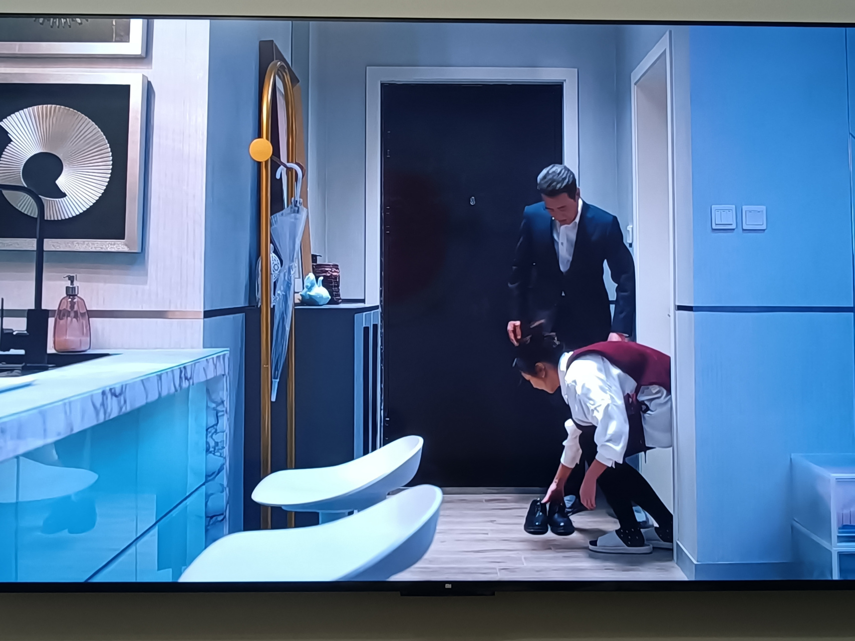 《理想之城》吴红玫和老公属于工薪阶层的底层,住着老上海的弄堂