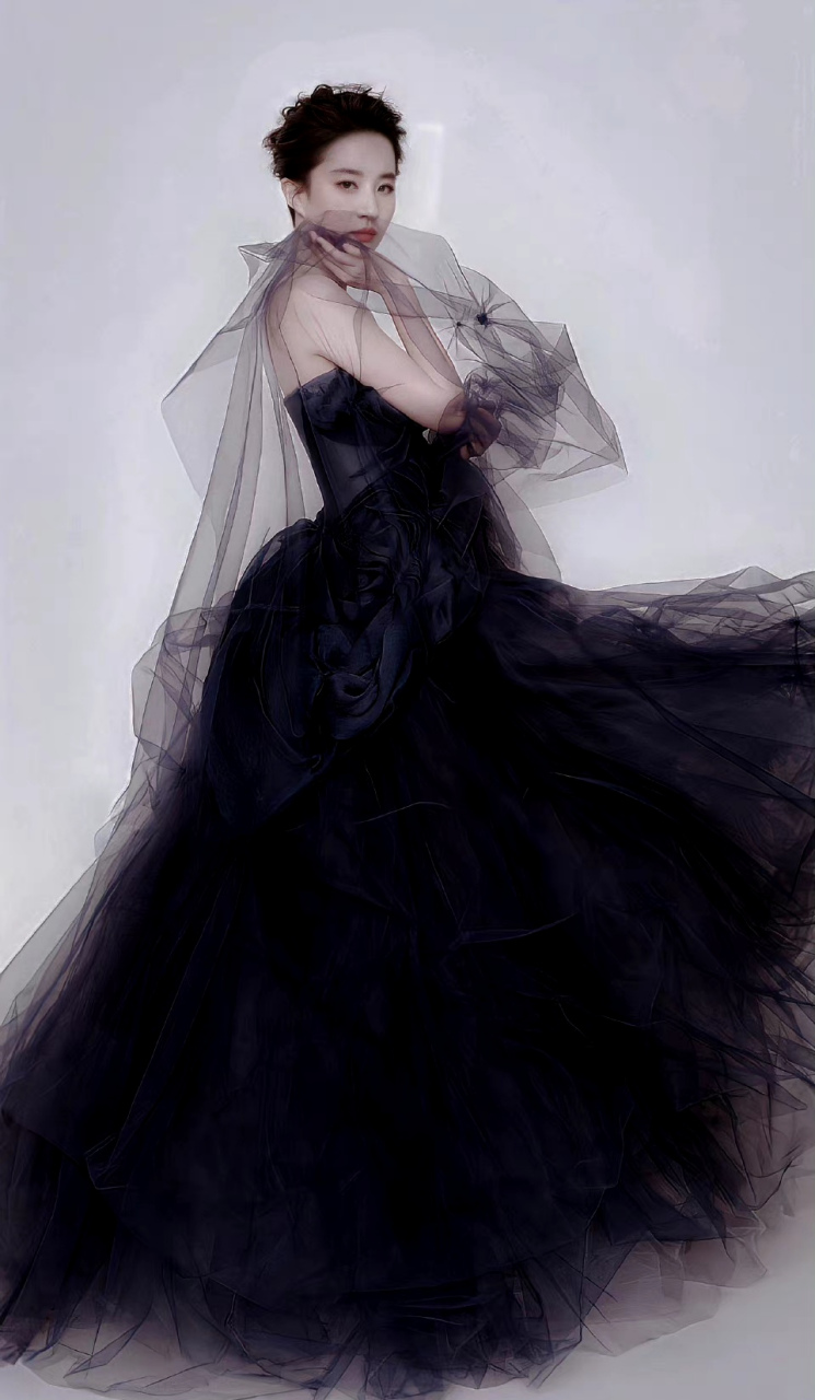 刘亦菲披个纱都好看