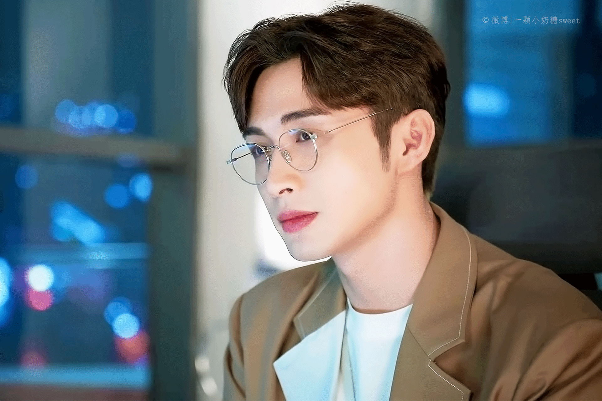 张彬彬三分野,关门也没用,我们都看到了.