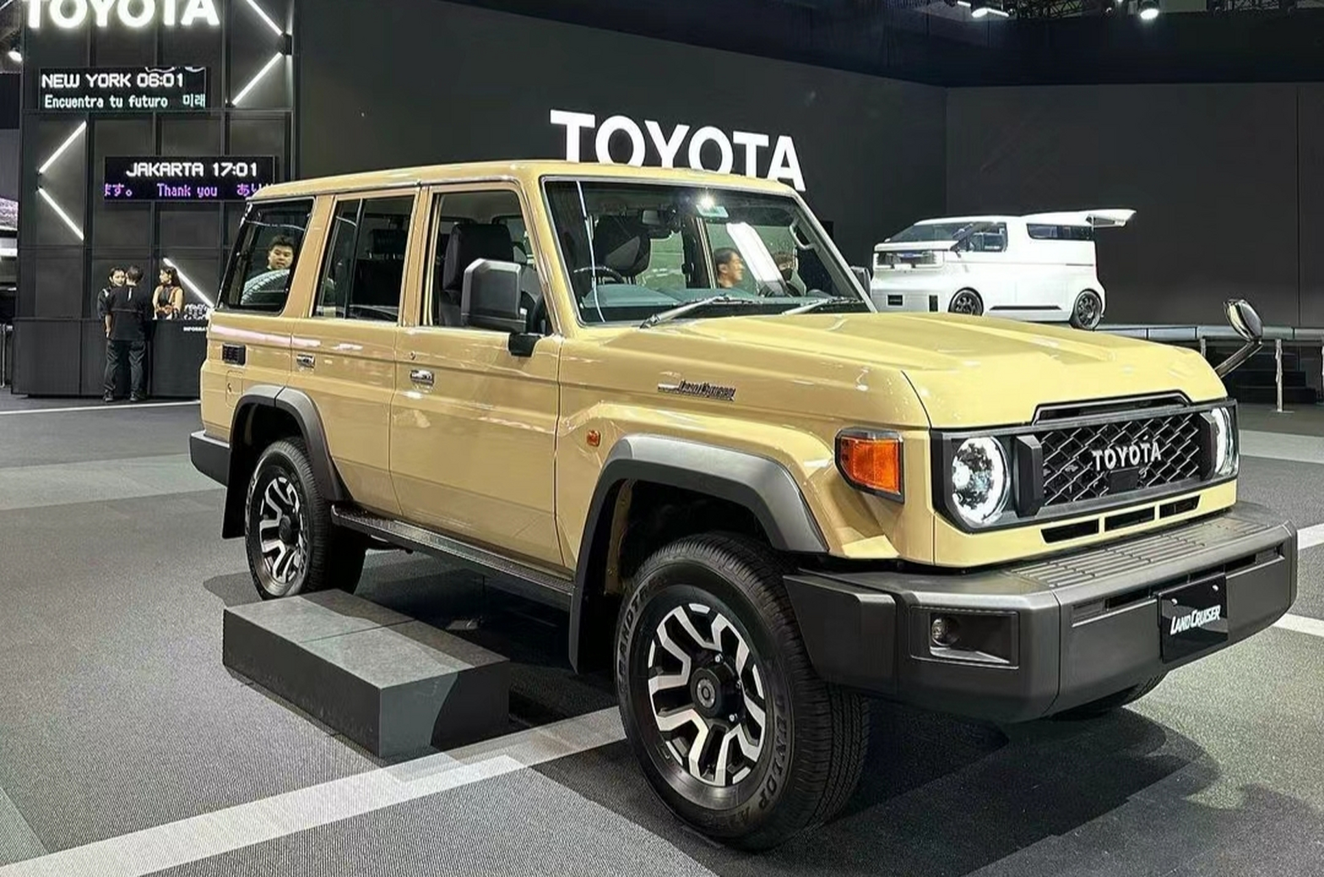 既复古又时尚,2024款丰田lc76来袭,标配2.