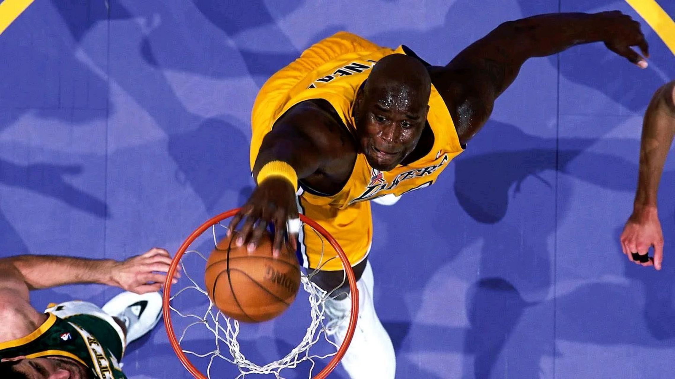 在nba历史上,大鲨鱼奥尼尔确实是一位非常出色的球员,他的身高和力量