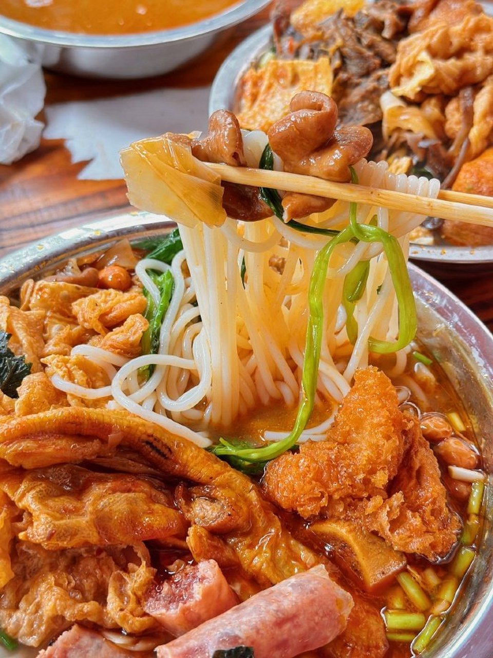 近日食录95 in 柳州 (嗦粉篇) 图76～78【新月螺蛳粉】 落地就