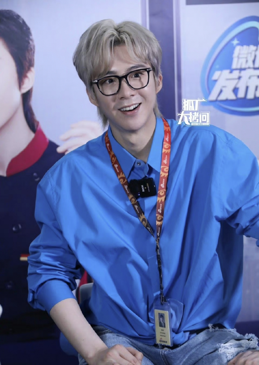 刘宇宁今日扫楼生图……网红出身,长的很普,演技一般,怎么97的?