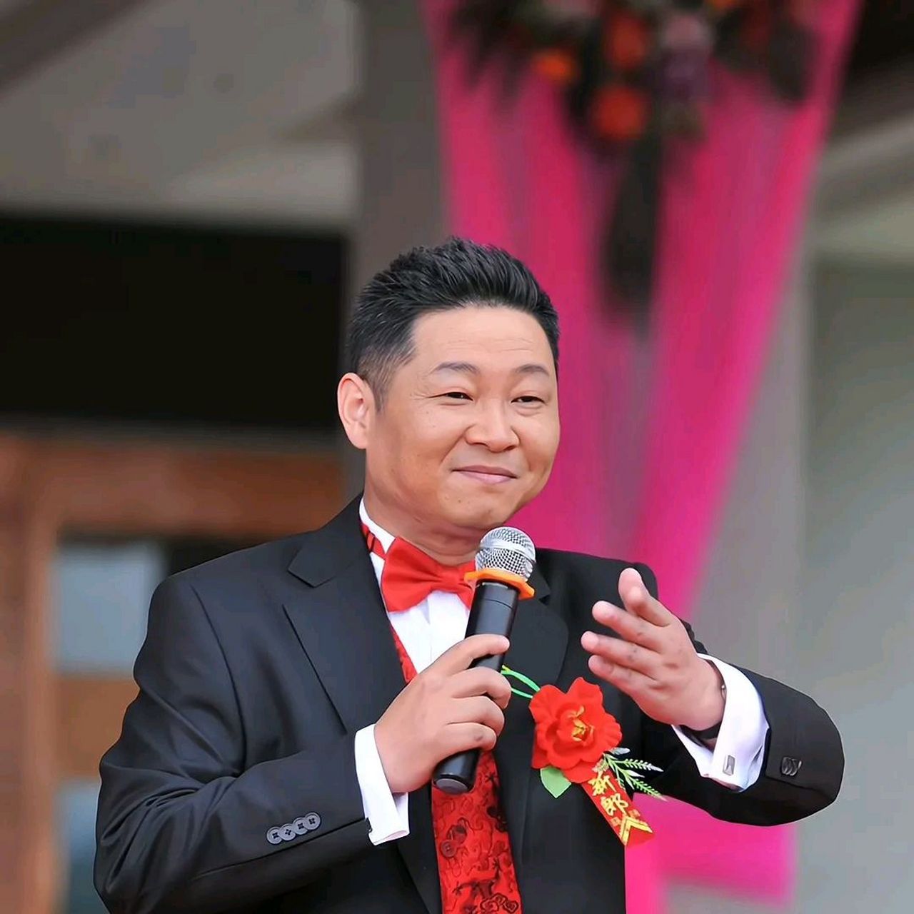 三德子赵亮养鸡十四年,成为十二万富翁.