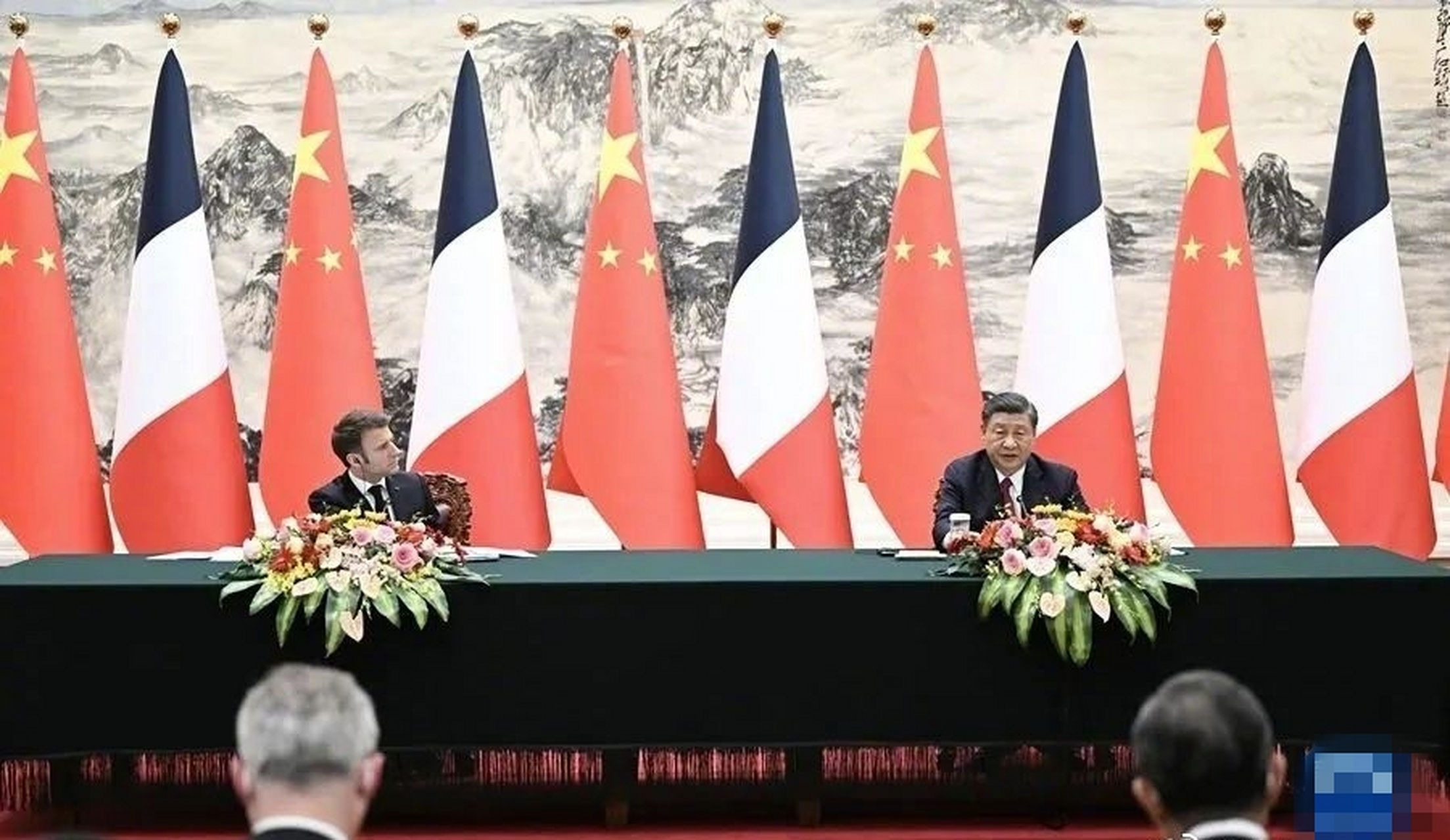 中法两国这签订单超160架大飞机及50架直升机在双方军事,科技,教育等