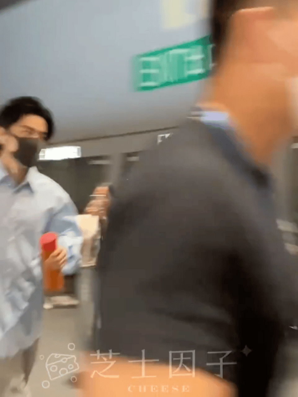 好撕漫男,精致的好像漫画里的王子太帅了[色][大笑]#肖战