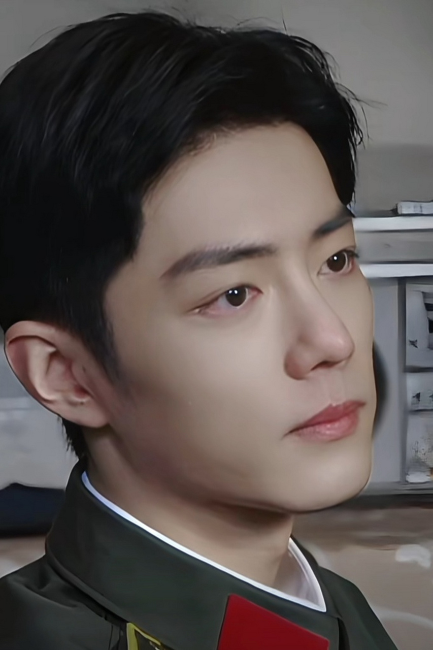 严肃战战,海关制服限定版,帅的我忍不住尖叫.