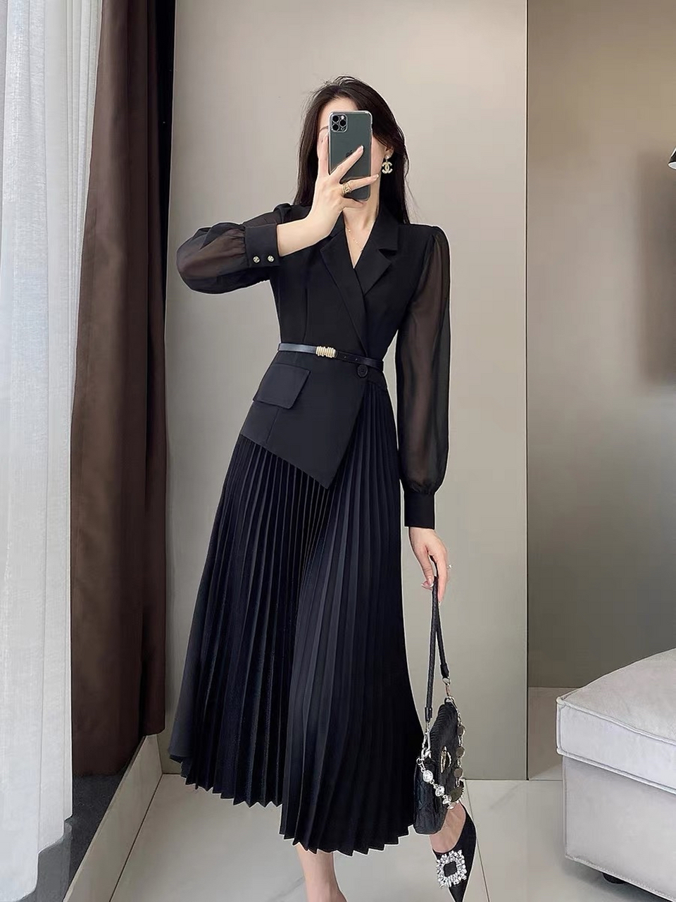 黑色百褶收腰长裙,高端质感档次高, 职场必备哦. #时尚穿搭