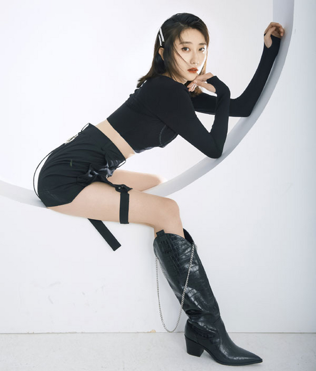 安冬,1994年12月26日出生于天津市,中国内地女演员,毕业于解放军艺术