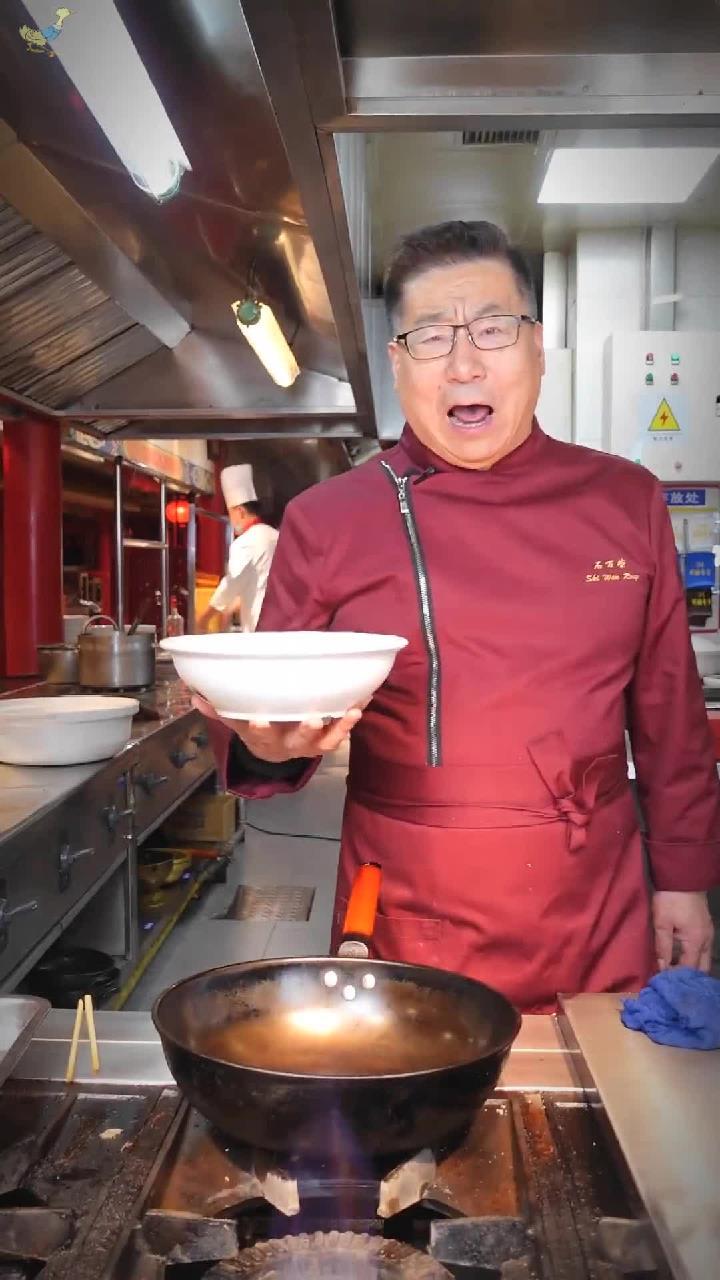 老厨子石万荣想起妈妈,教大家做妈妈的"西红柿疙瘩汤"