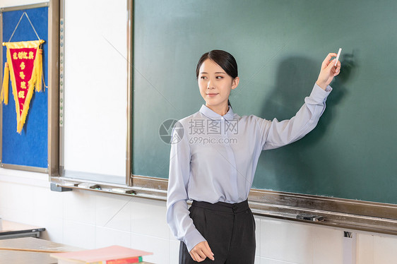 女教师抢手了,她就是家里自带的辅导老师,怎么样?你家有吗